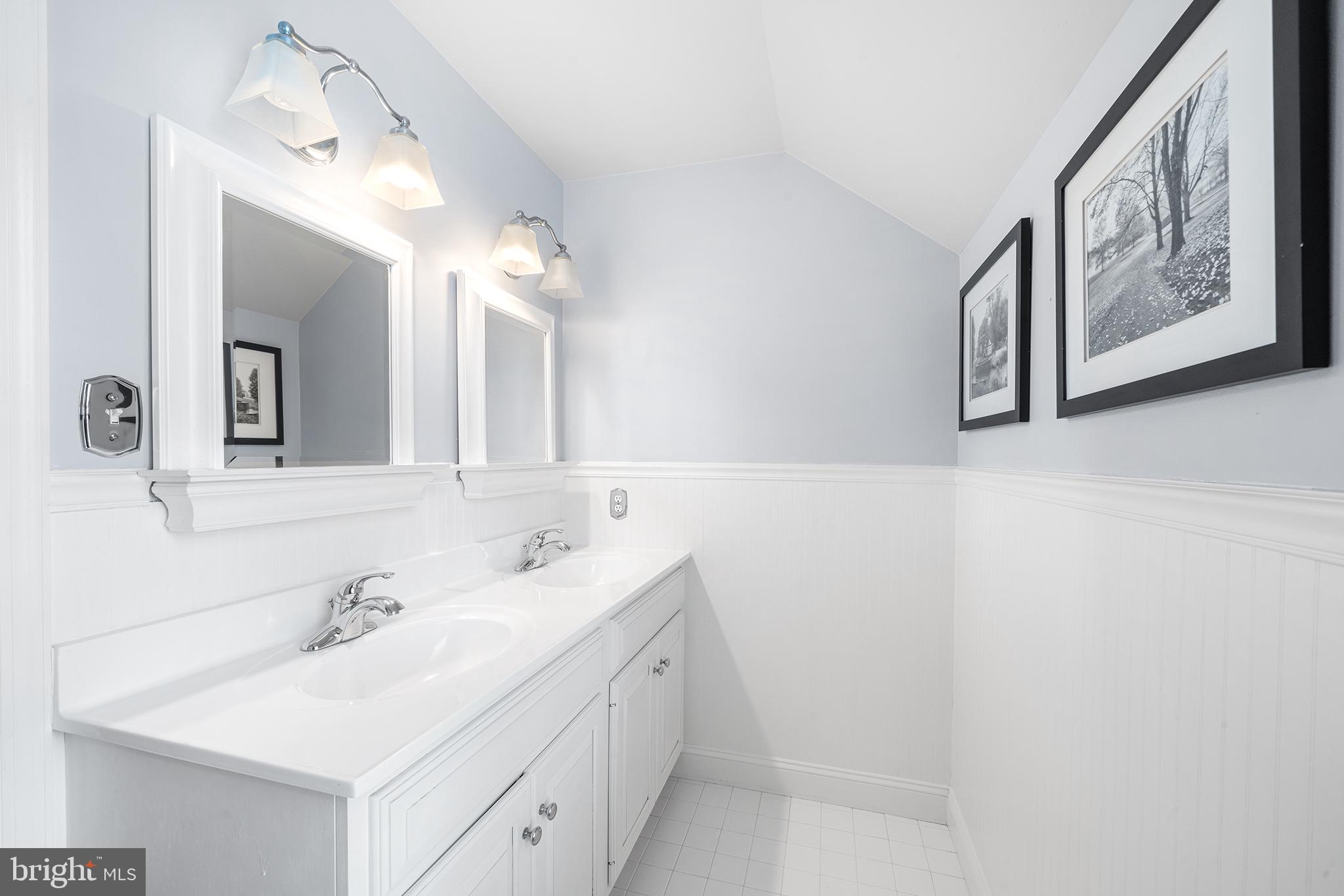 WHITEHORSE - Residential