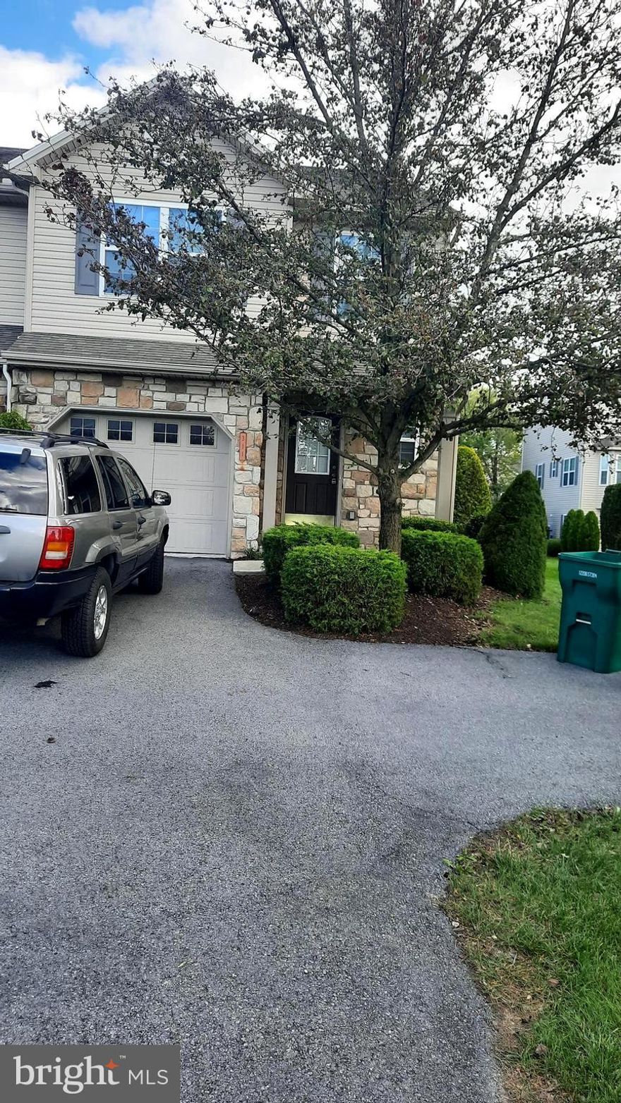 SEASONAL PROMOTION...FIRST MONTH FREE WITH AN 18-MONTH LEASE!  Beautiful end unit townhome available in the very popular Silver Creek development.  This home offers a full basement with plenty of storage space.