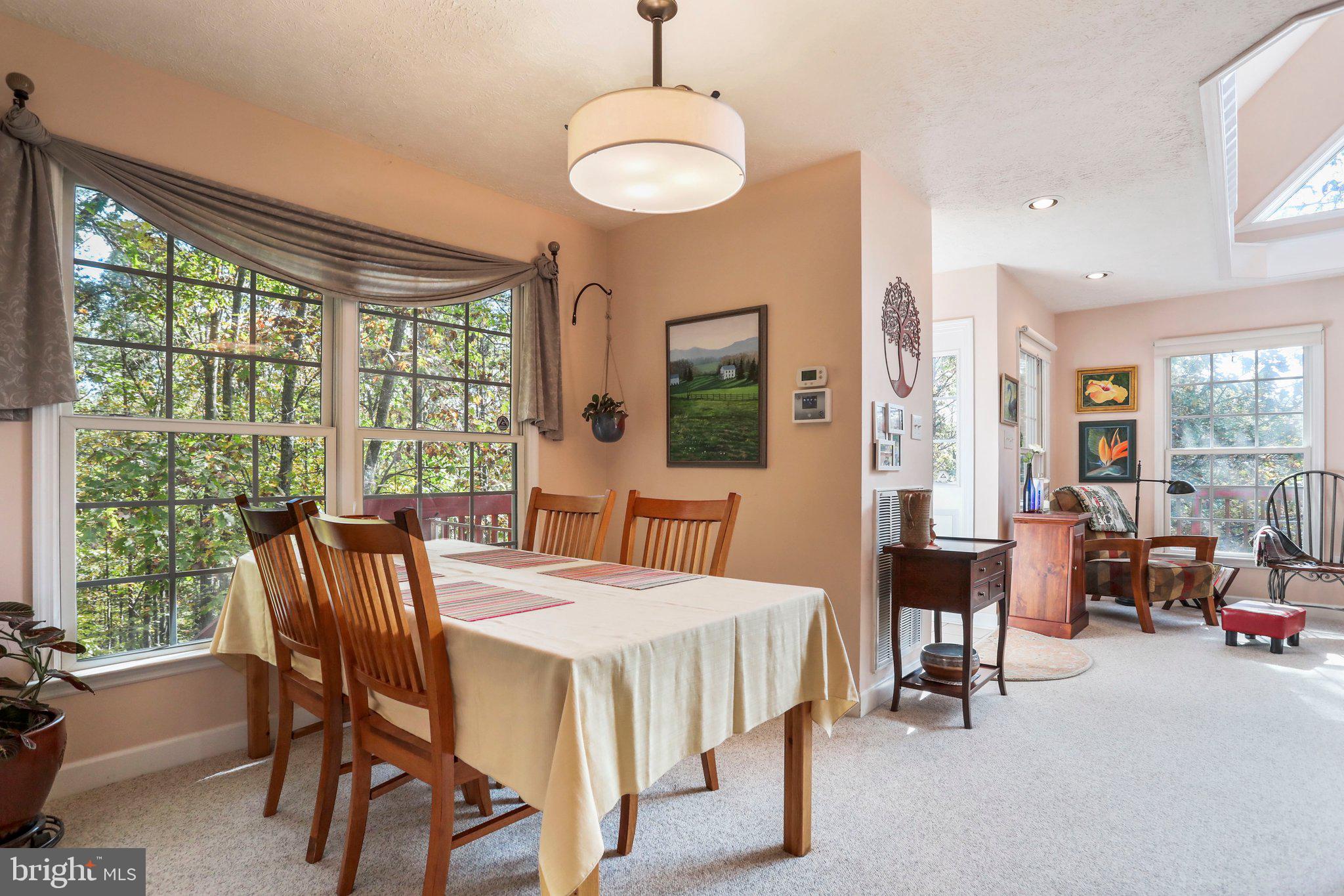 COLONIAL VILLAGE - Residential