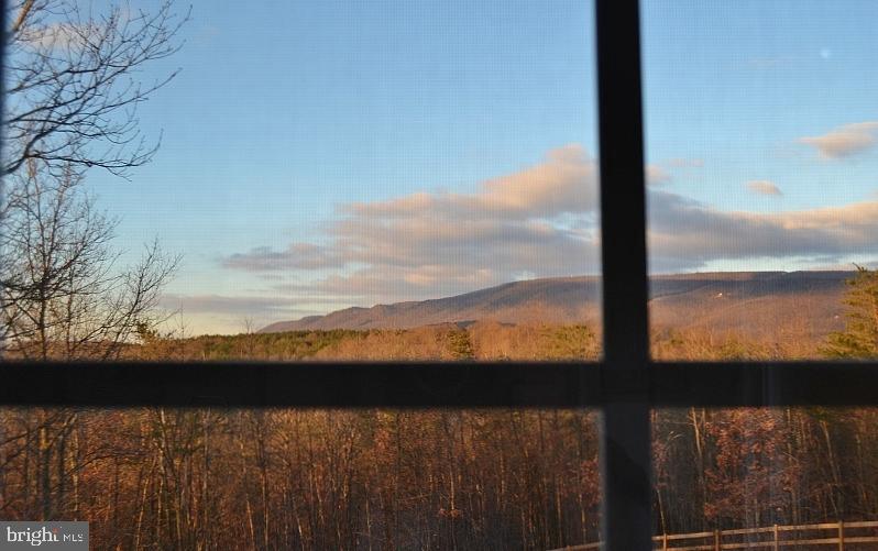 COLONIAL VILLAGE - Residential