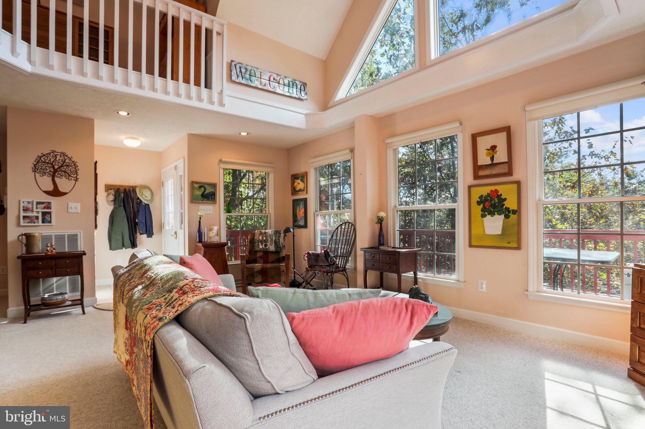 COLONIAL VILLAGE - Residential