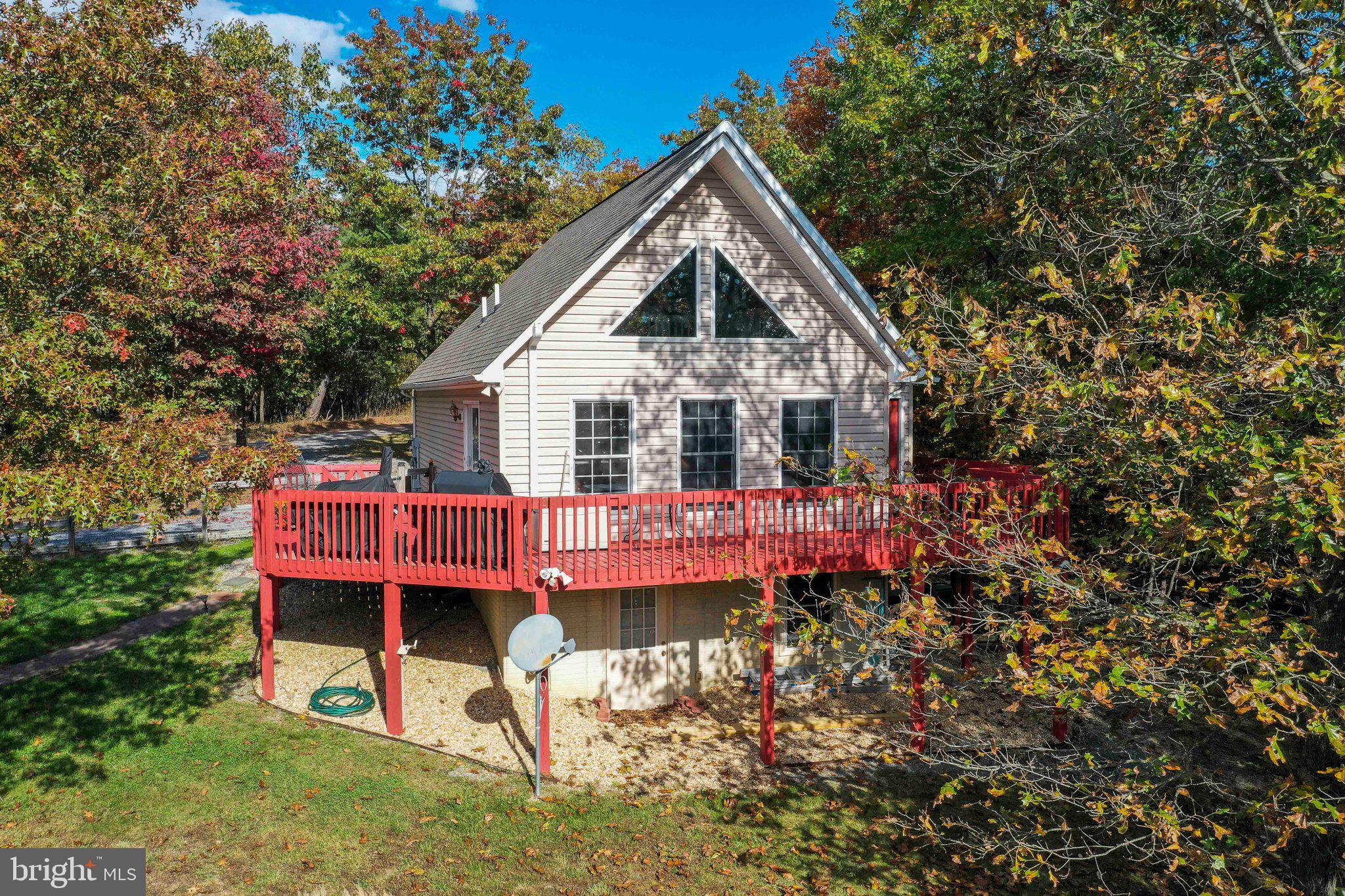 COLONIAL VILLAGE - Residential