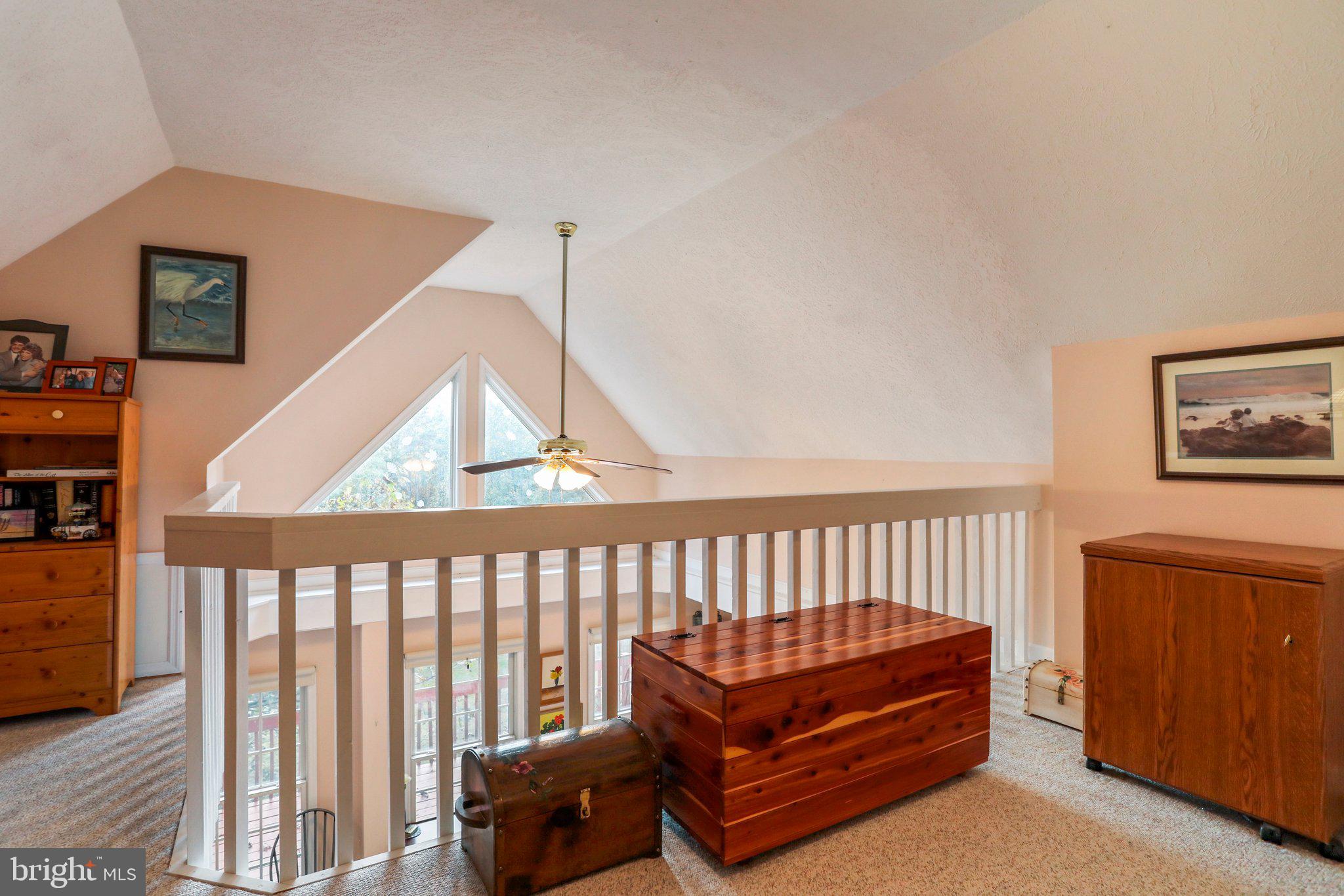 COLONIAL VILLAGE - Residential