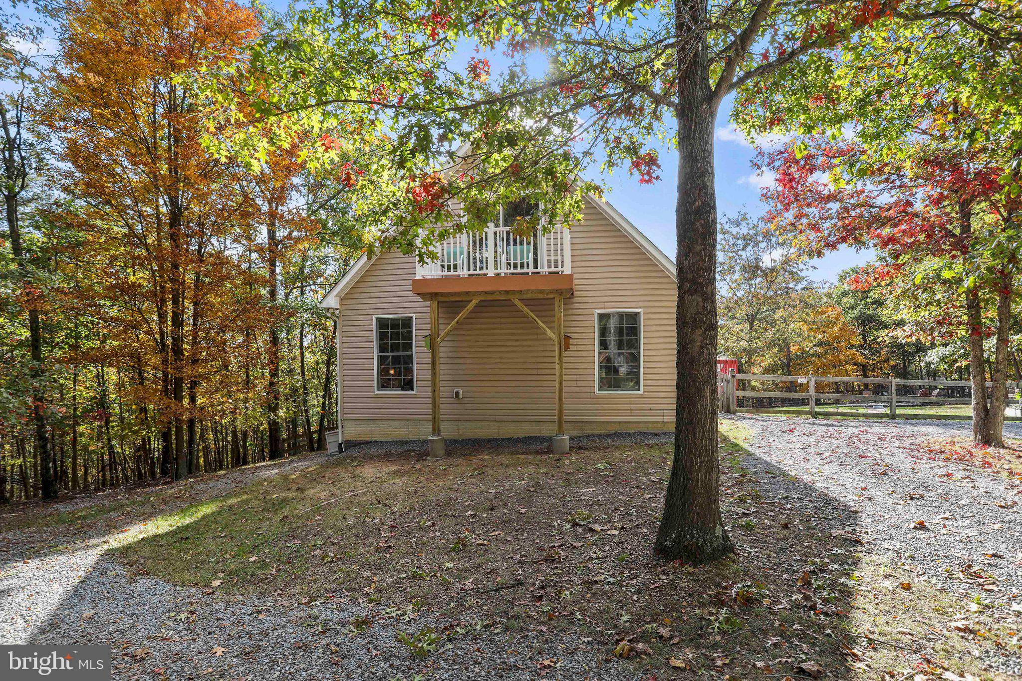 COLONIAL VILLAGE - Residential