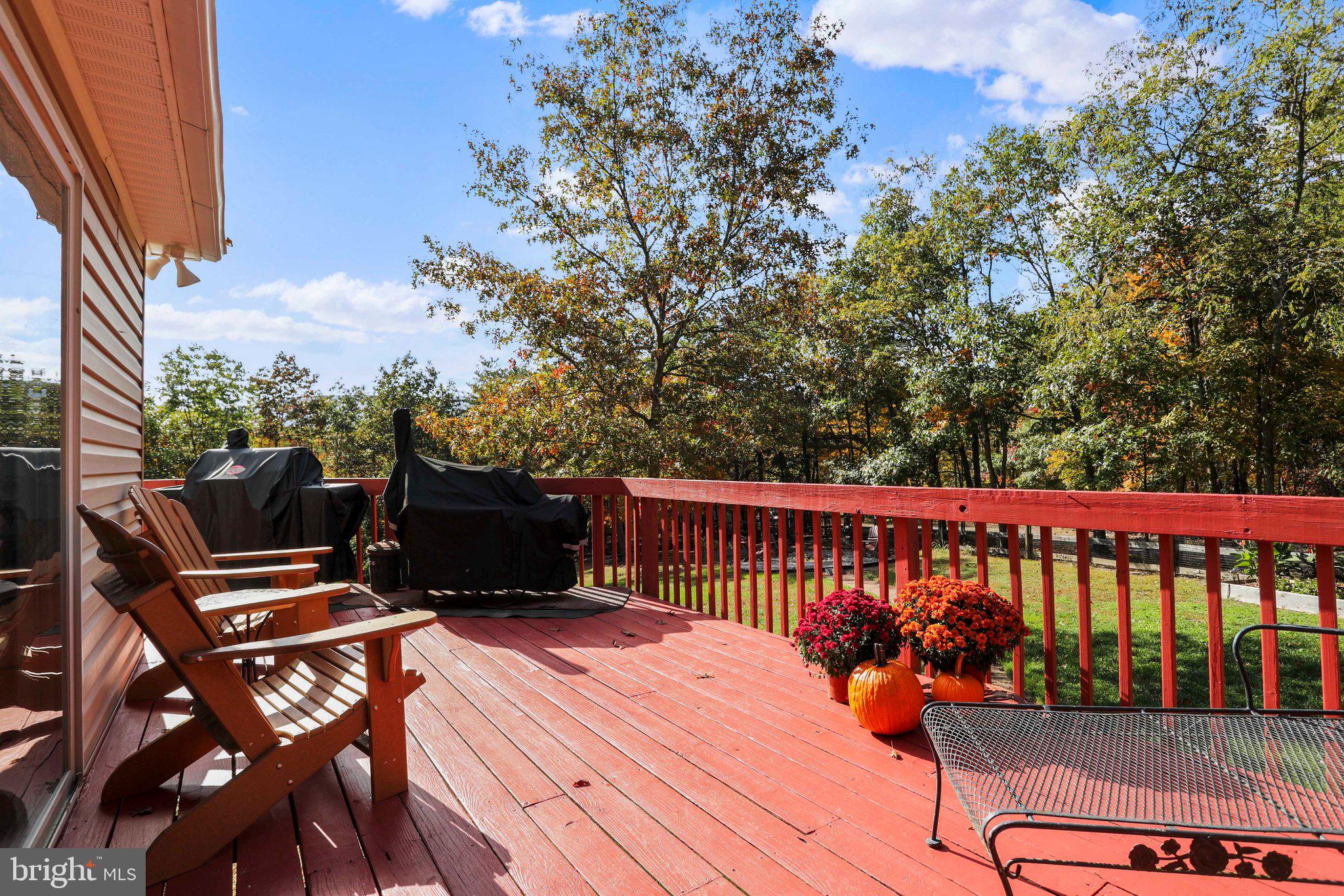 COLONIAL VILLAGE - Residential