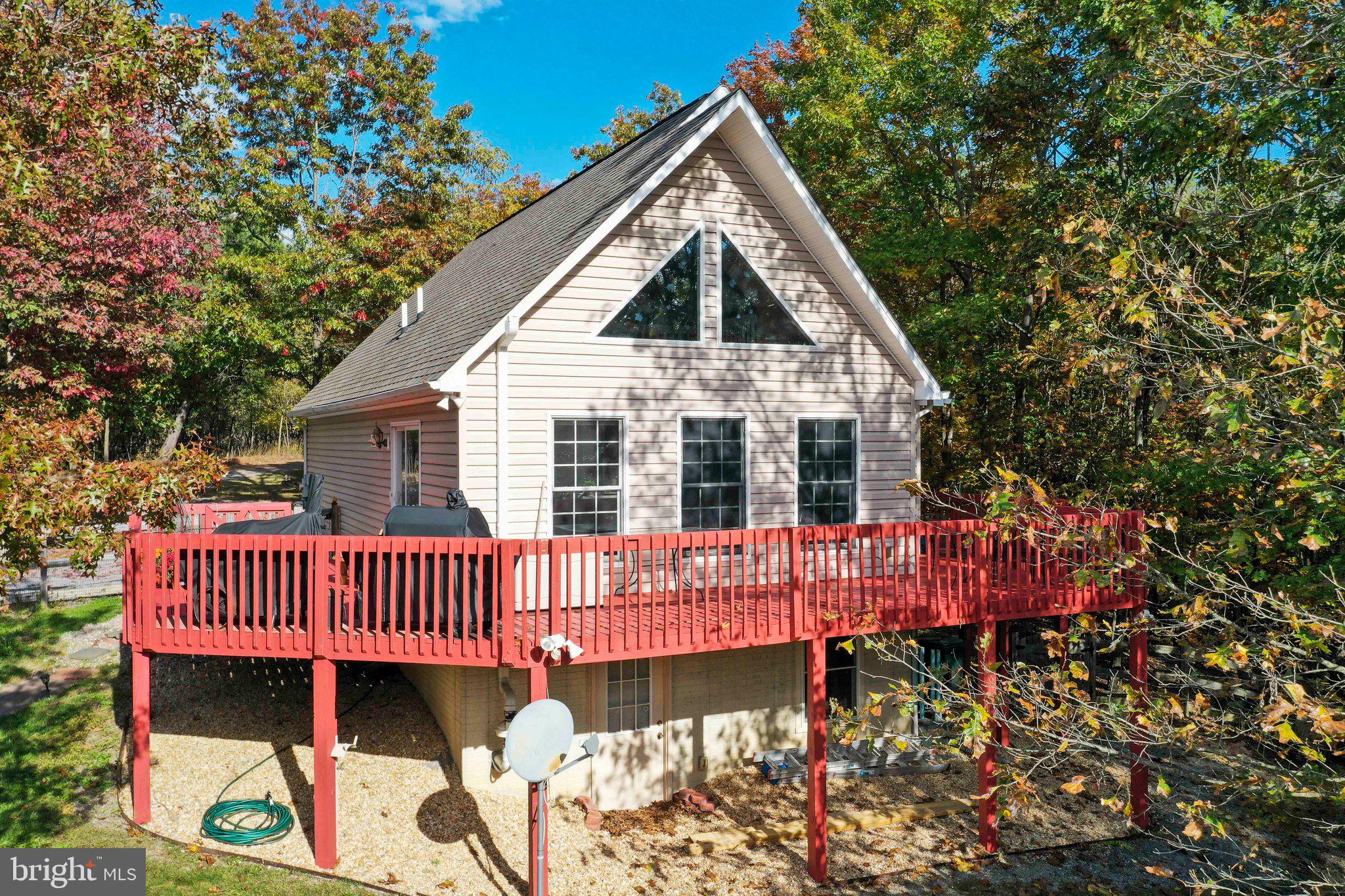 COLONIAL VILLAGE - Residential