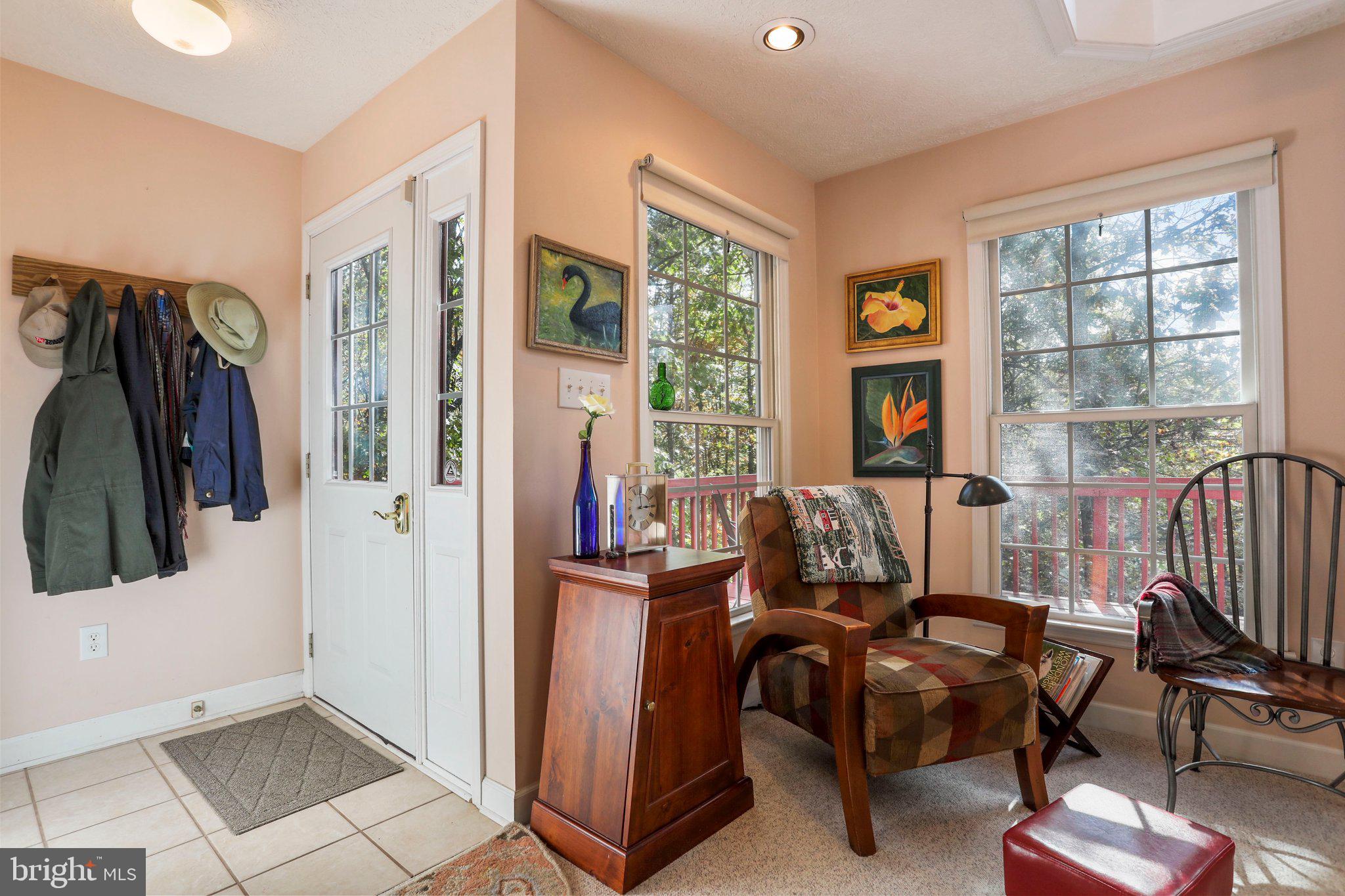 COLONIAL VILLAGE - Residential