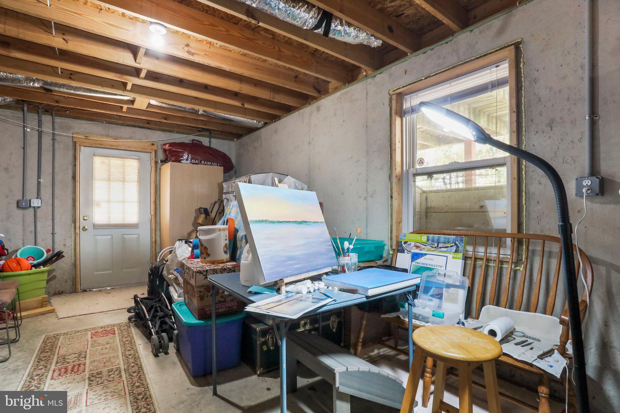 COLONIAL VILLAGE - Residential