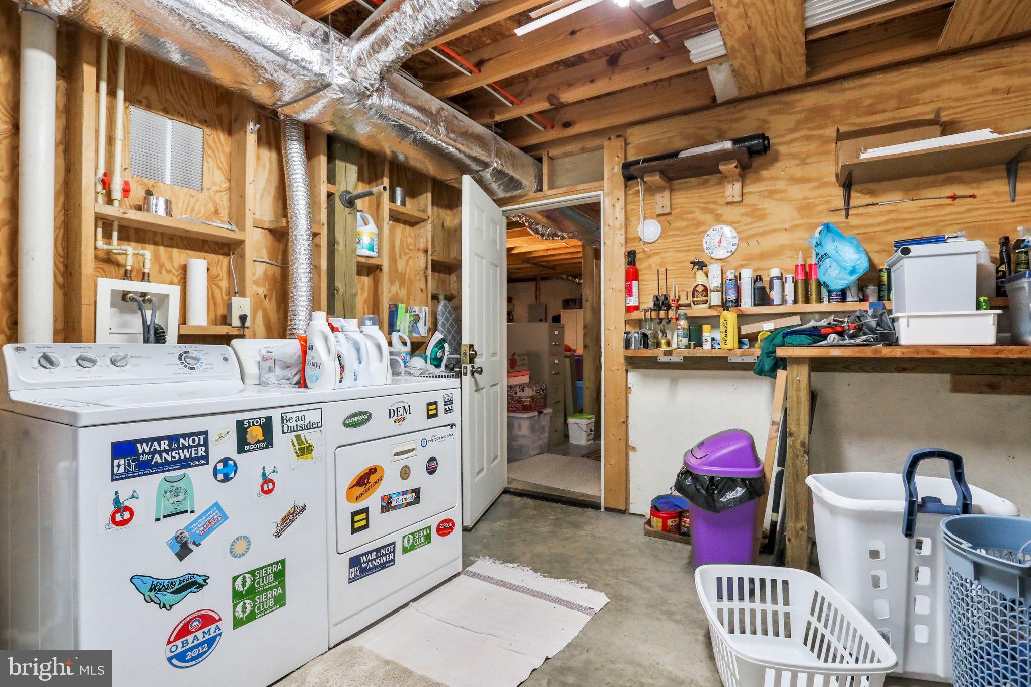 COLONIAL VILLAGE - Residential