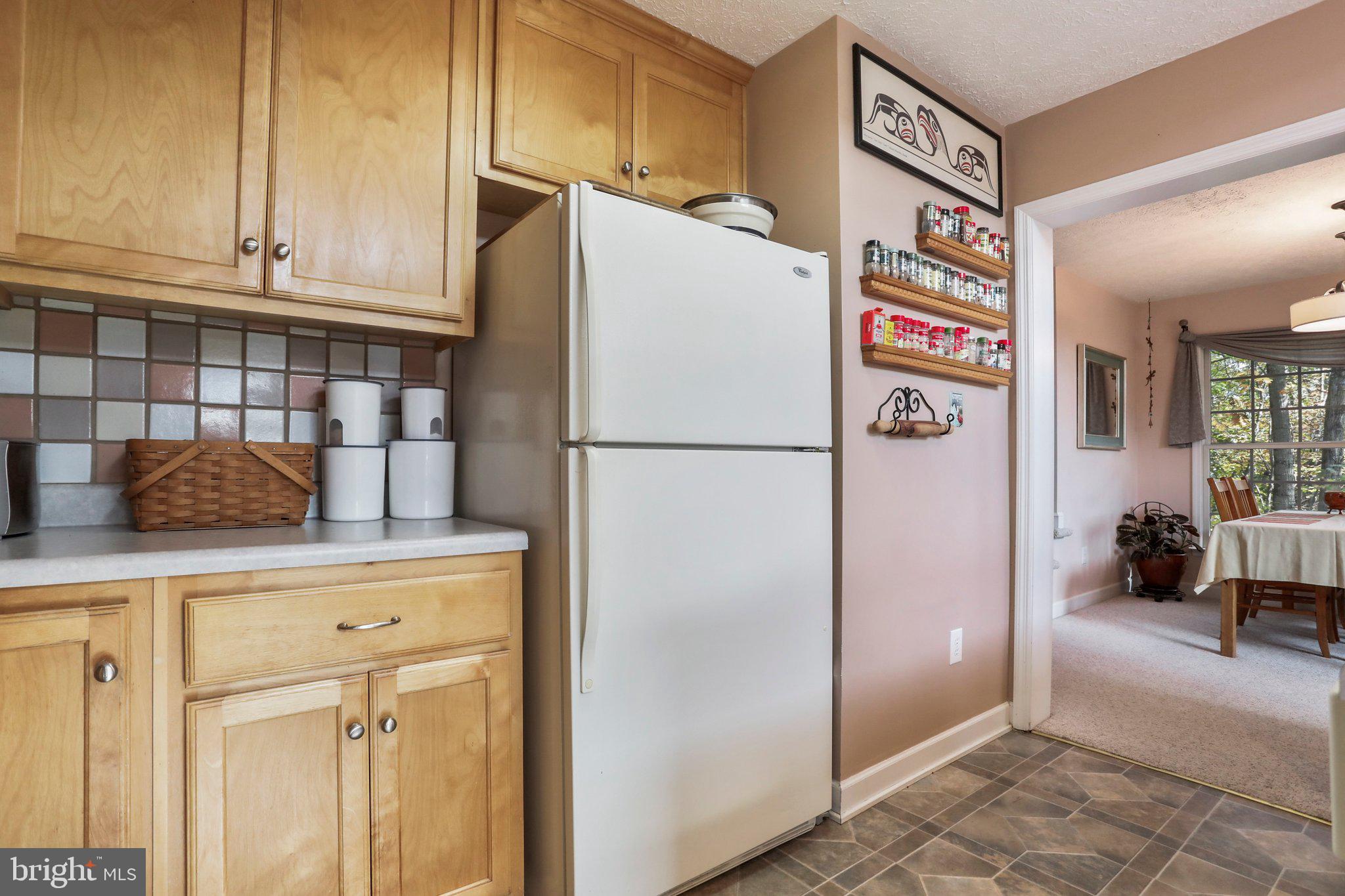 COLONIAL VILLAGE - Residential