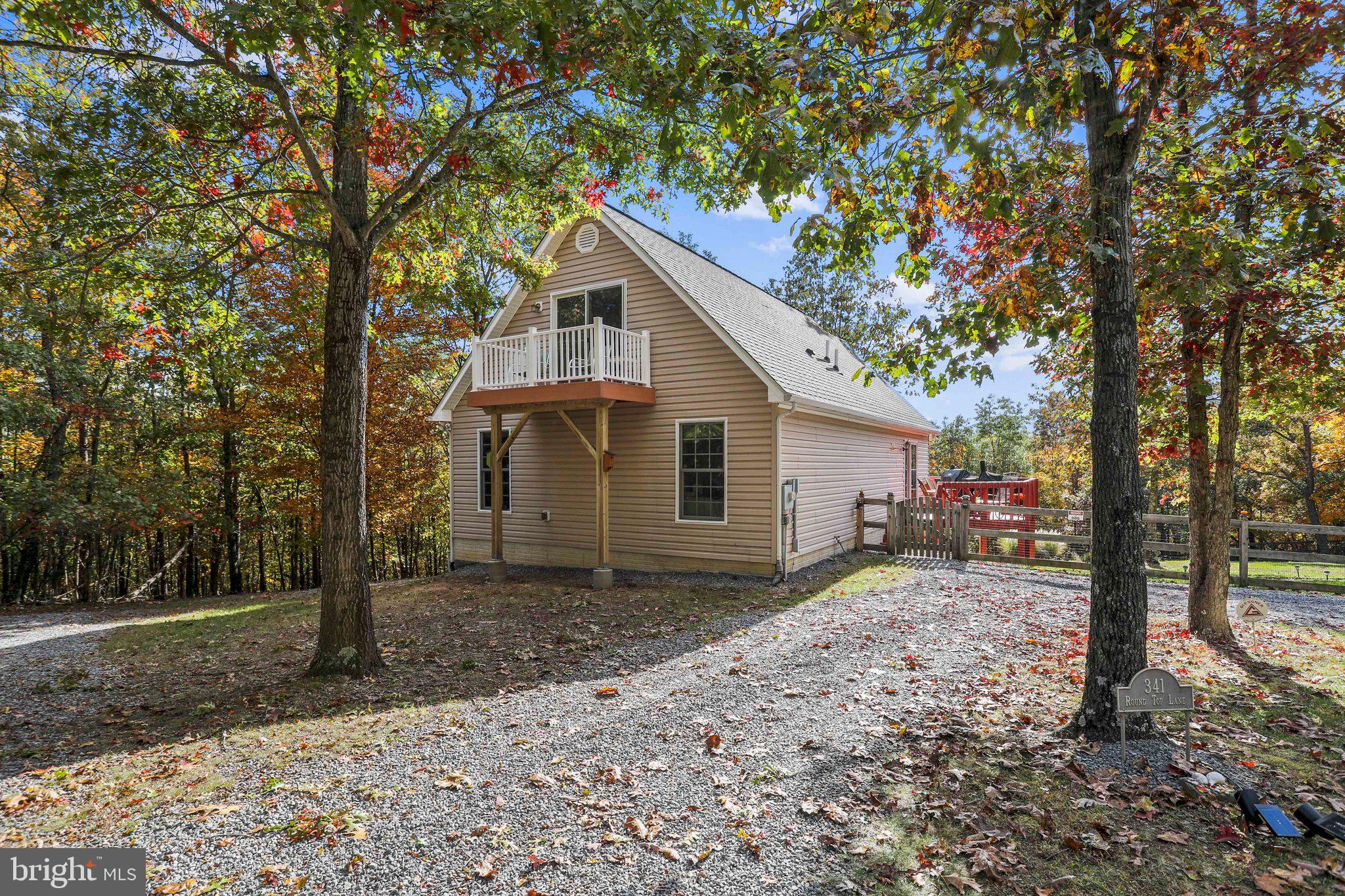 COLONIAL VILLAGE - Residential