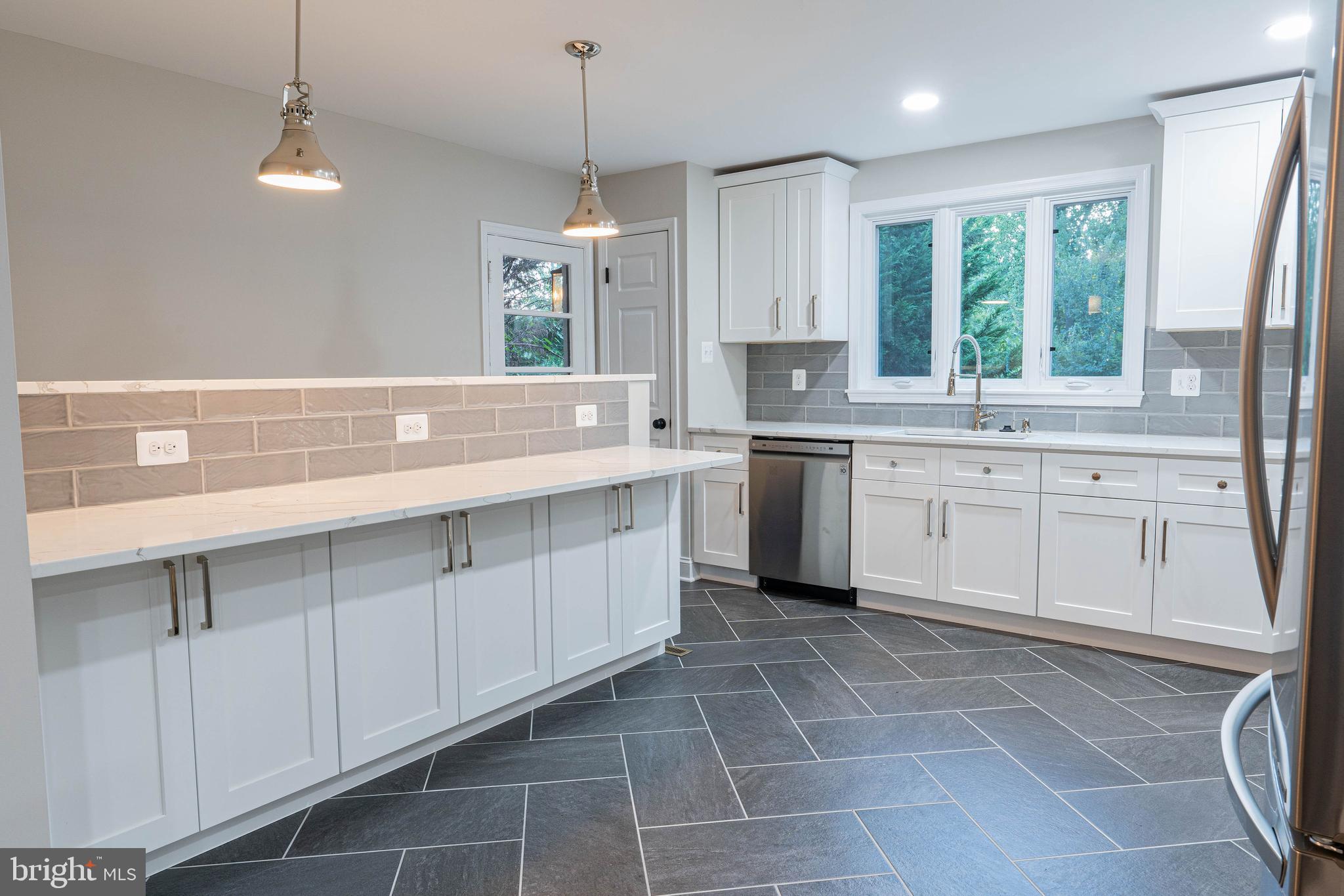 ROLAND PARK - Residential