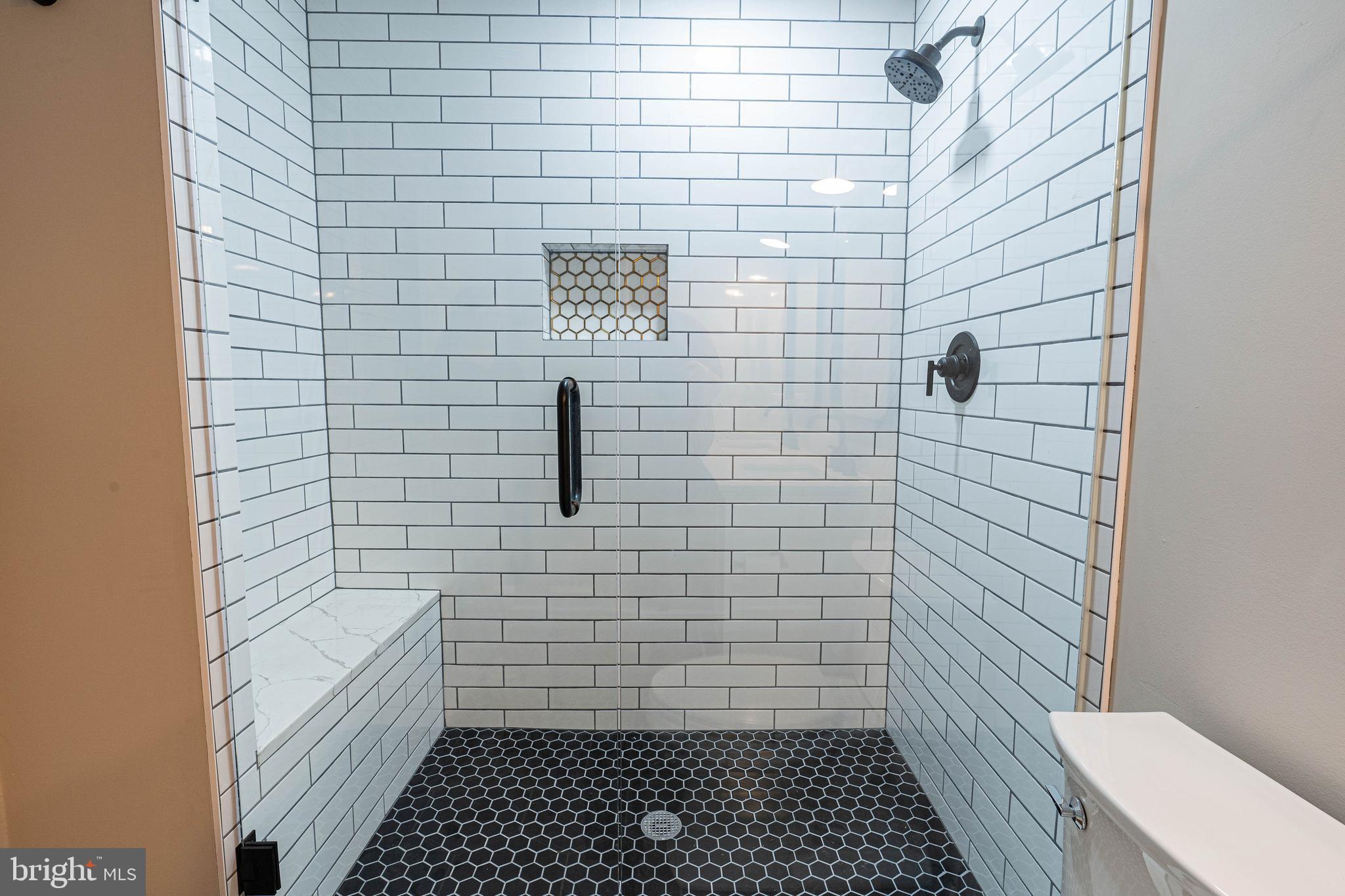 ROLAND PARK - Residential