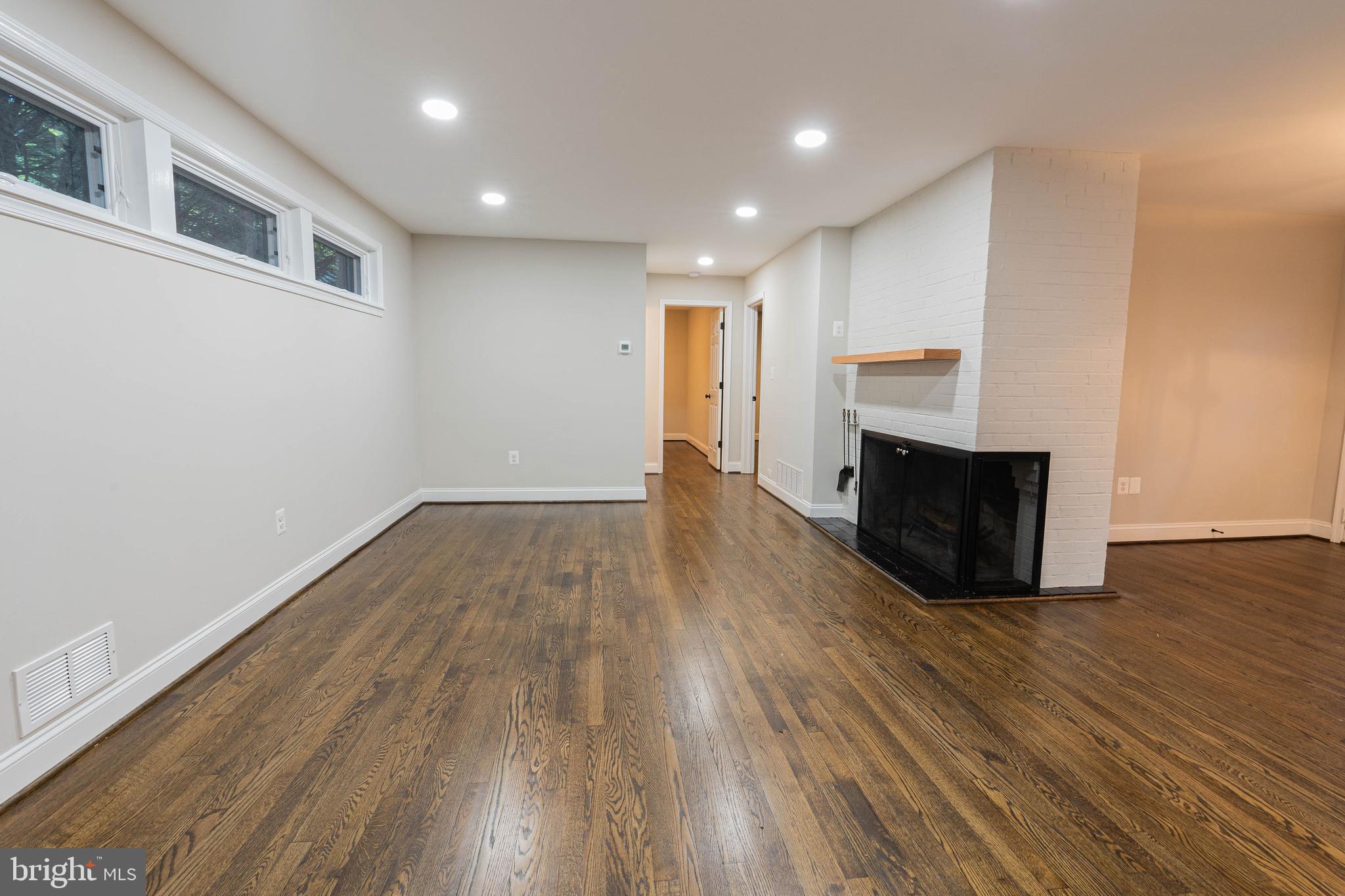 ROLAND PARK - Residential