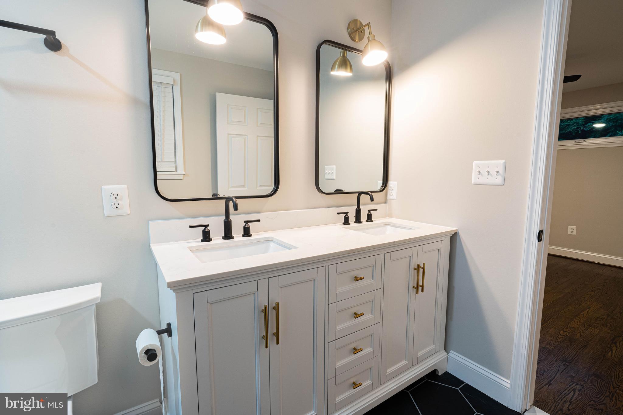 ROLAND PARK - Residential