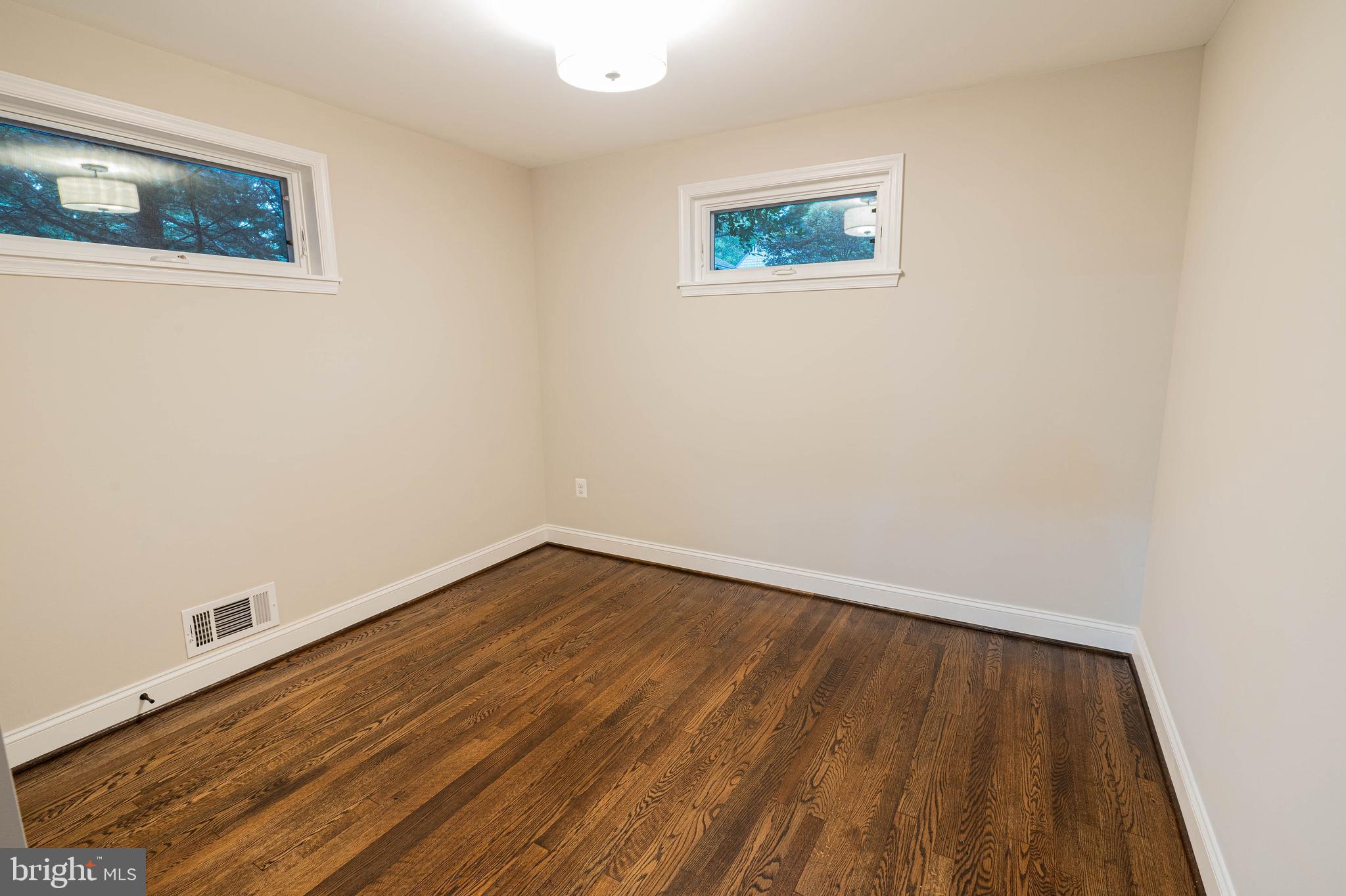 ROLAND PARK - Residential