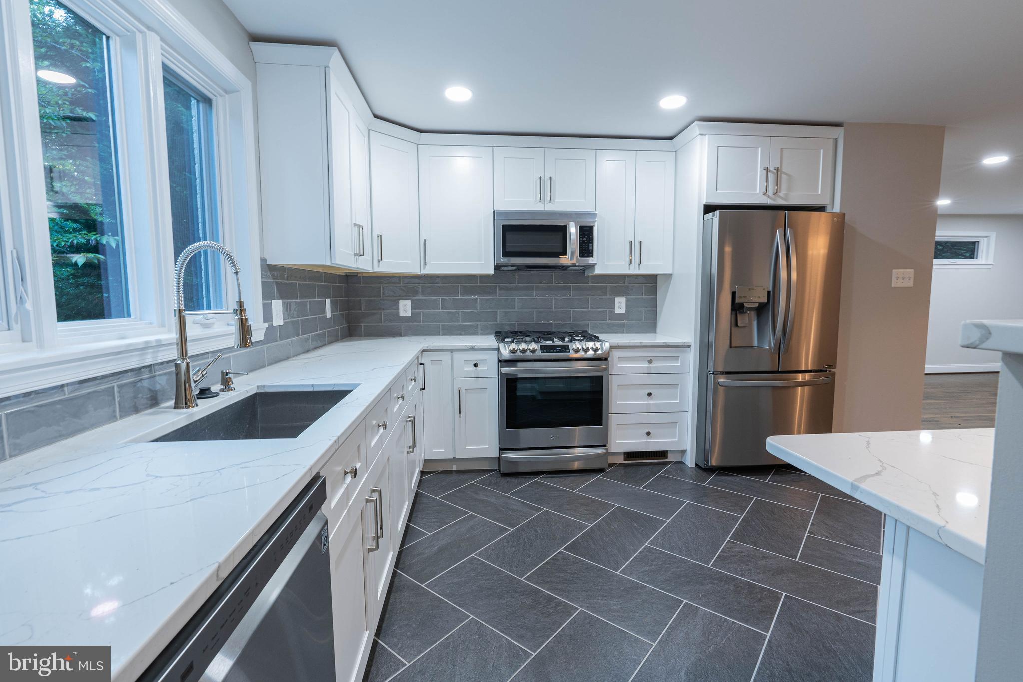 ROLAND PARK - Residential