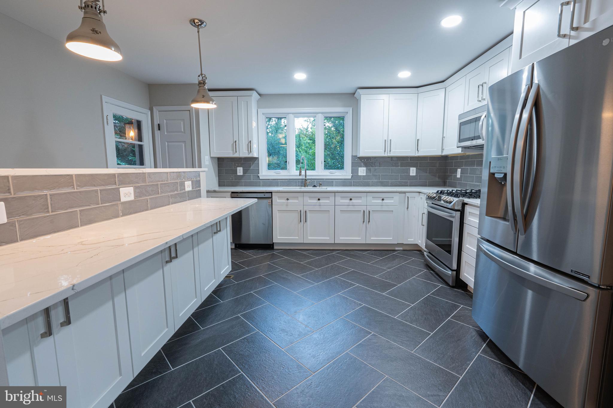 ROLAND PARK - Residential