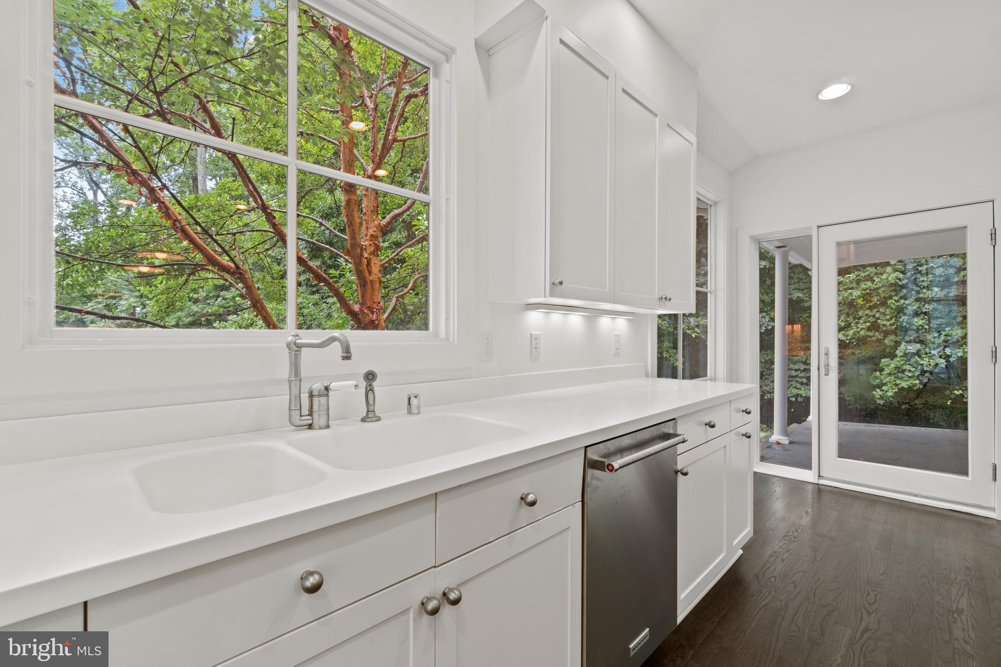 WATERS RIDGE - Residential