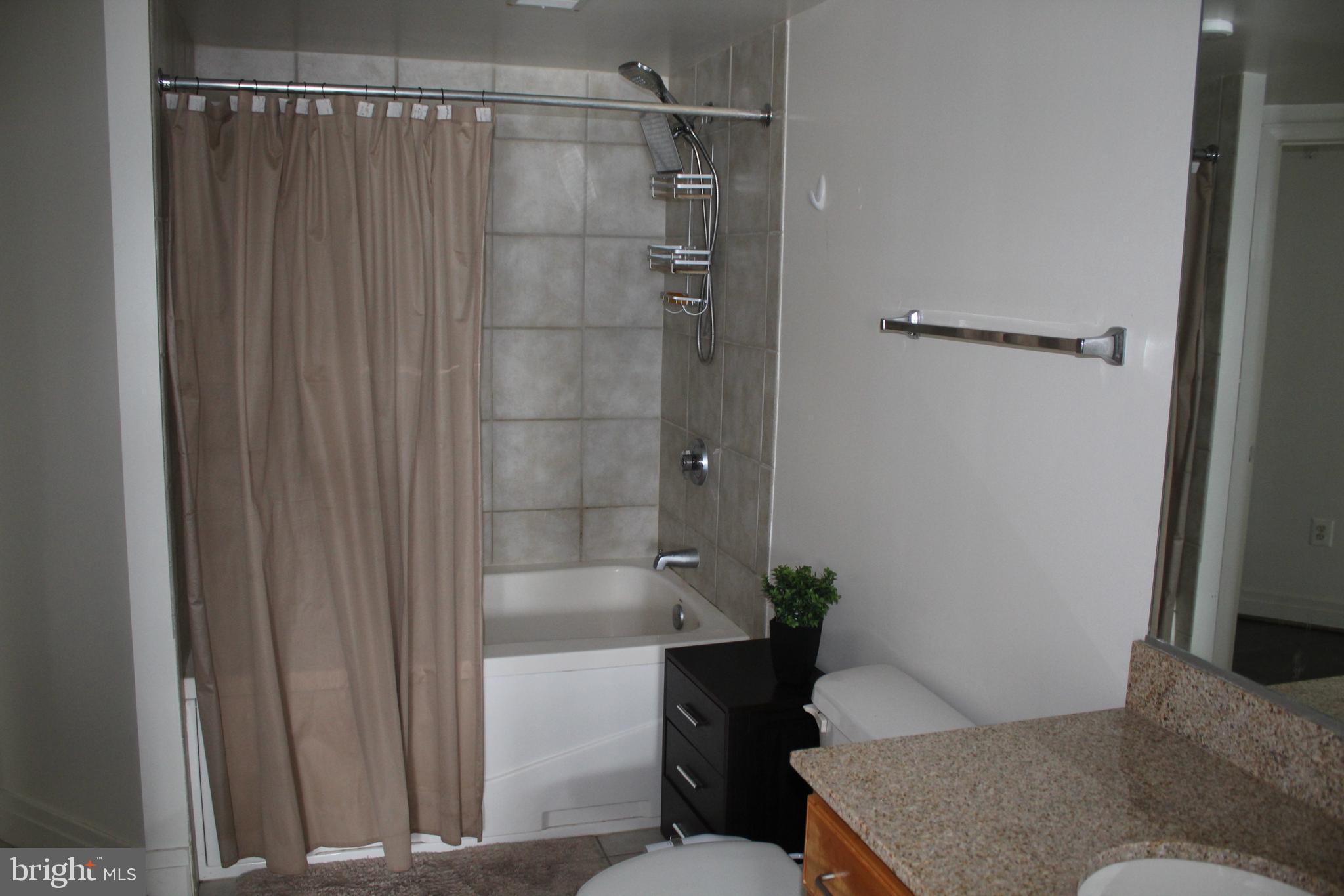 INNER HARBOR - Residential Lease