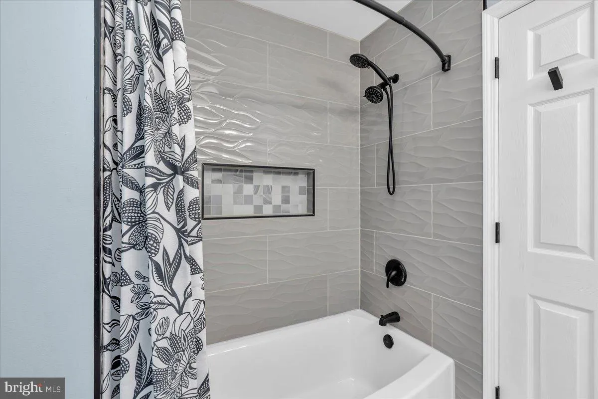 Mullica Hill, New Jersey 08062, United States, 3 Bedrooms Bedrooms, ,3 BathroomsBathrooms,Residential,Contingent,143359