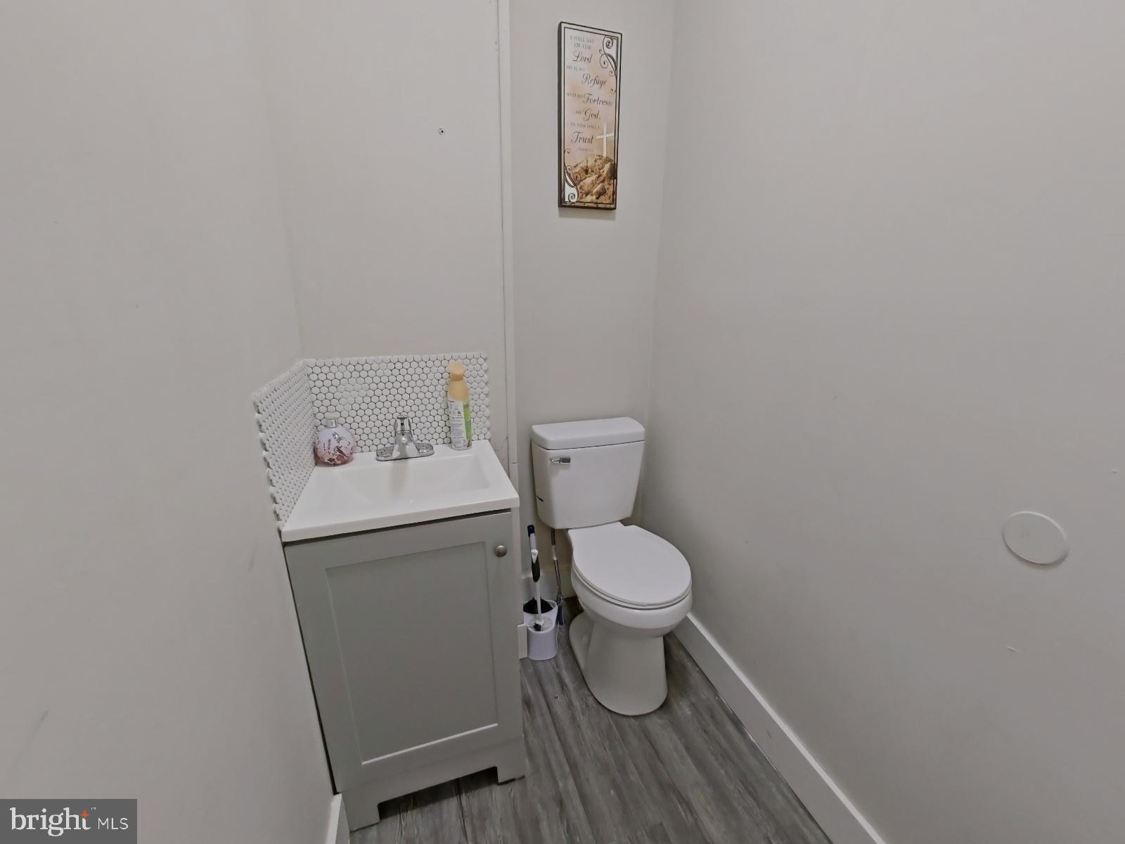 FRANKFORD - Commercial Sale