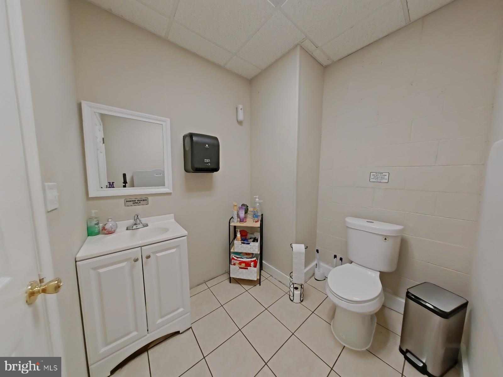 FRANKFORD - Commercial Sale