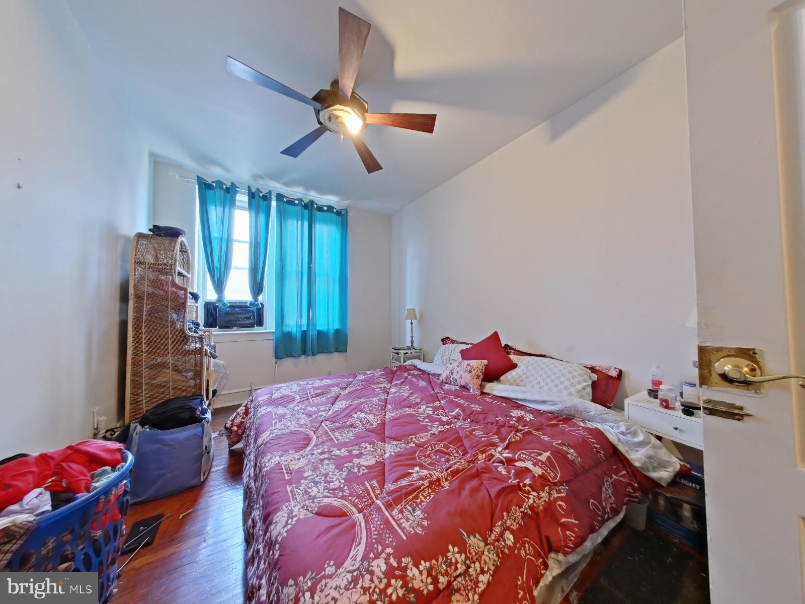 FRANKFORD - Commercial Sale