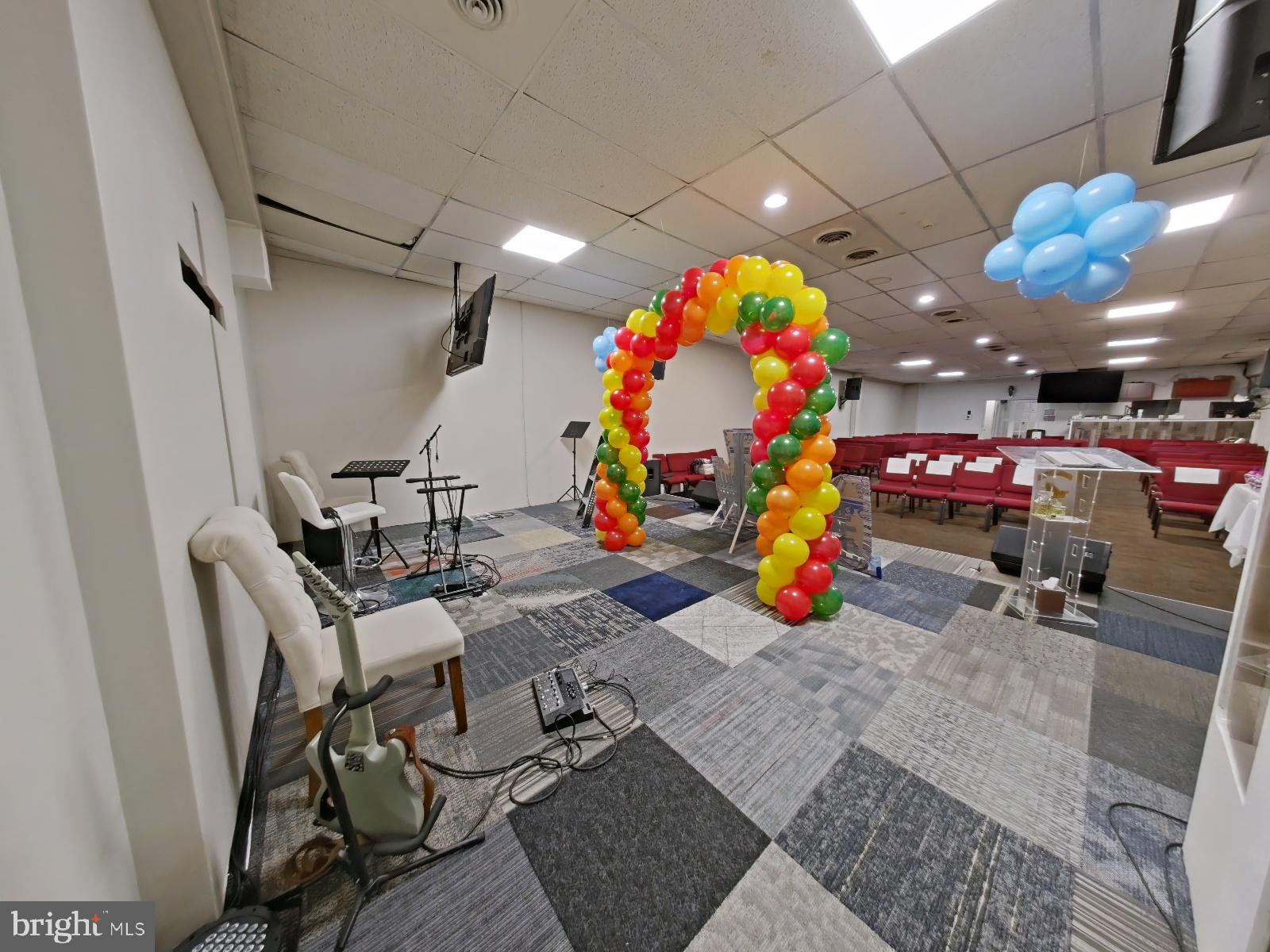 FRANKFORD - Commercial Sale