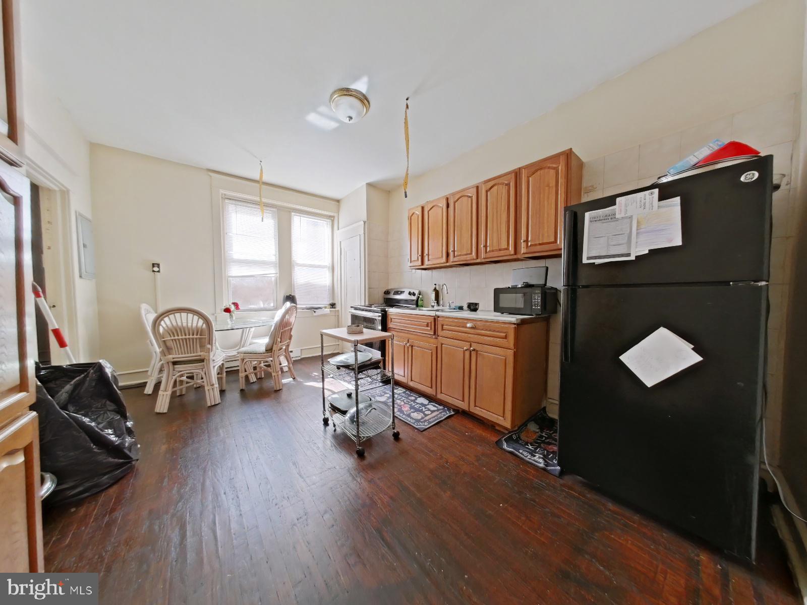 FRANKFORD - Commercial Sale