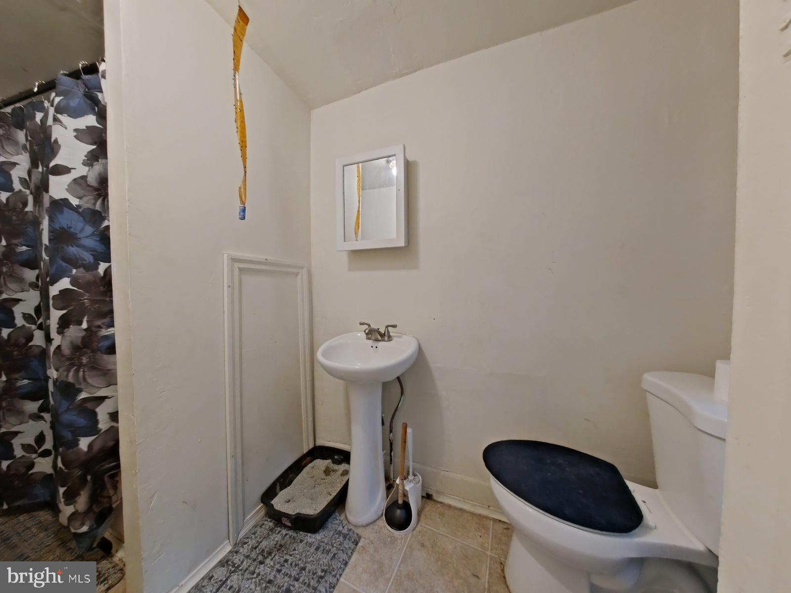 FRANKFORD - Commercial Sale