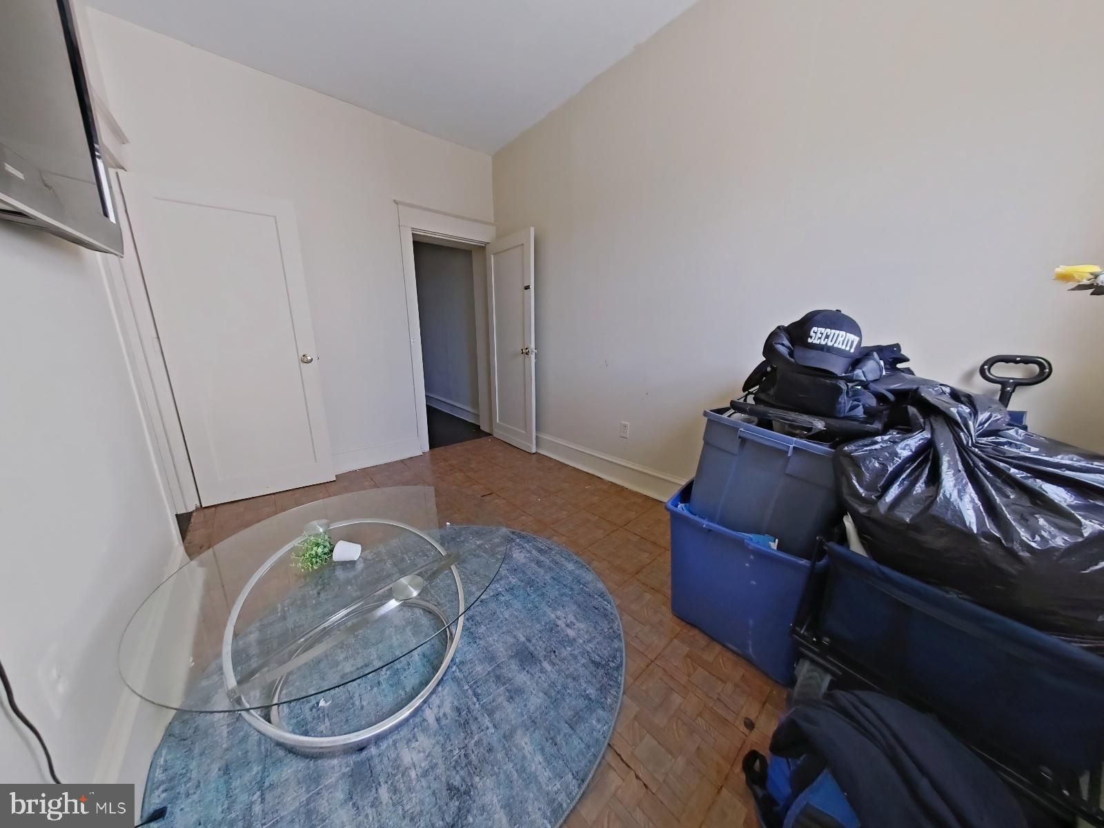 FRANKFORD - Commercial Sale