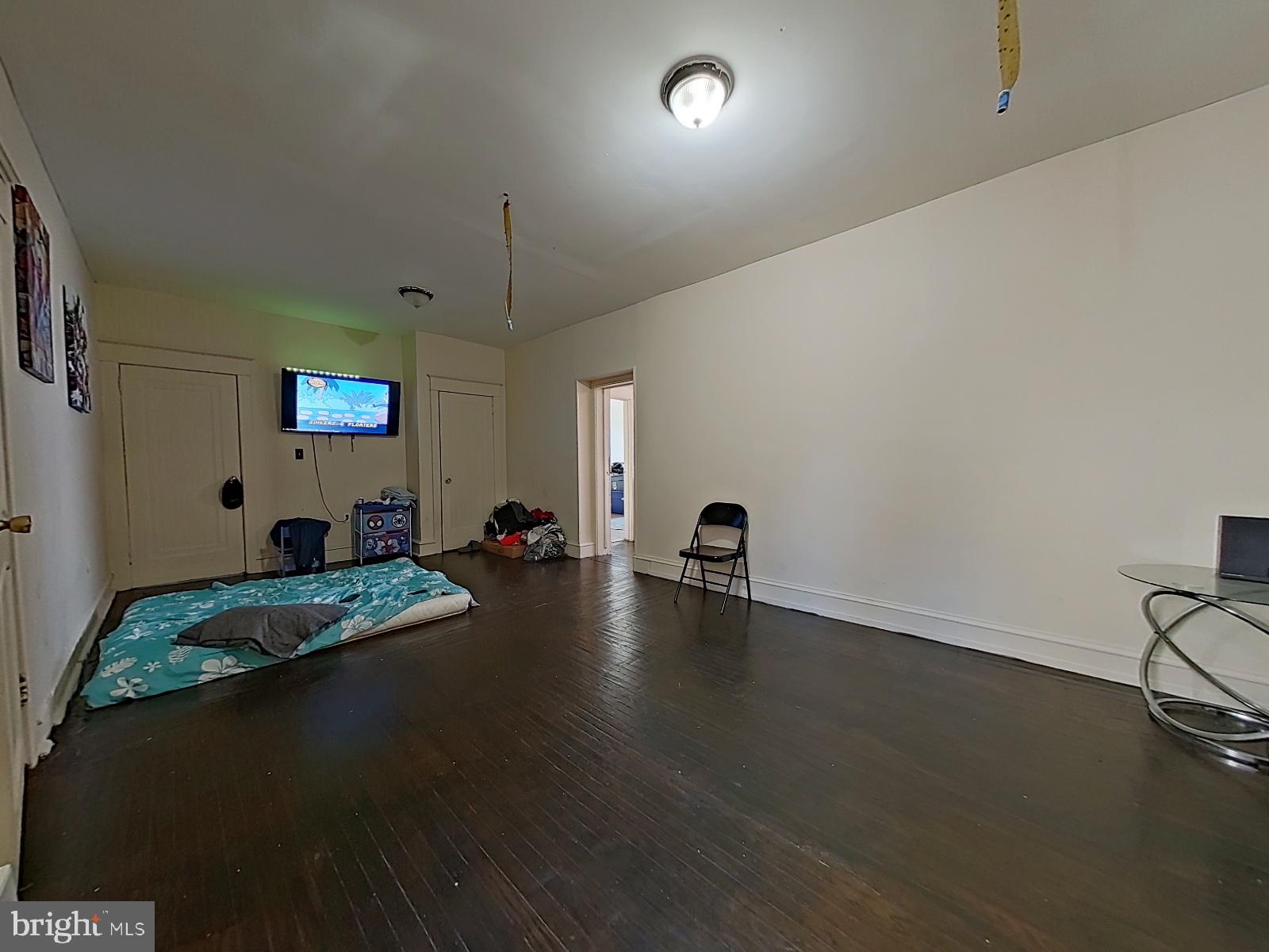 FRANKFORD - Commercial Sale