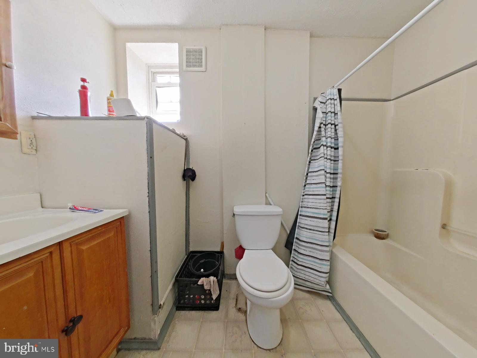 FRANKFORD - Commercial Sale