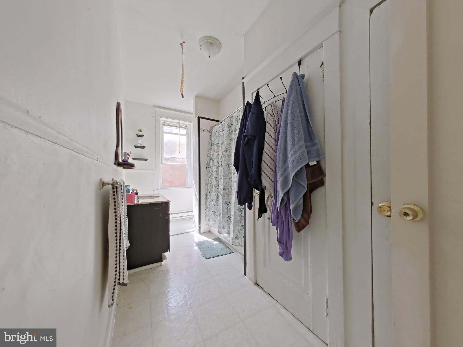 FRANKFORD - Commercial Sale