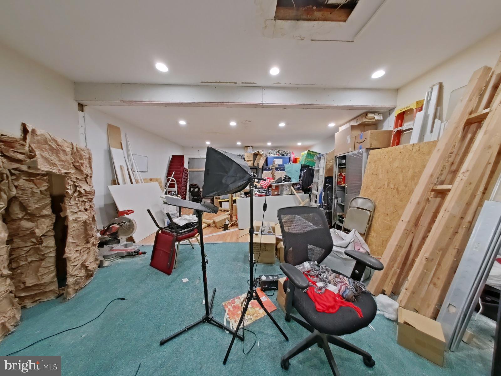 FRANKFORD - Commercial Sale