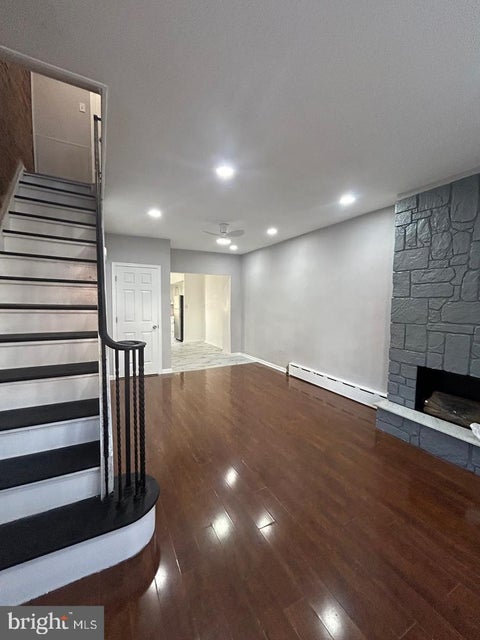 Townhouse For Rent - 120 Tree Street<br/> PHILADELPHIA, PA 19148