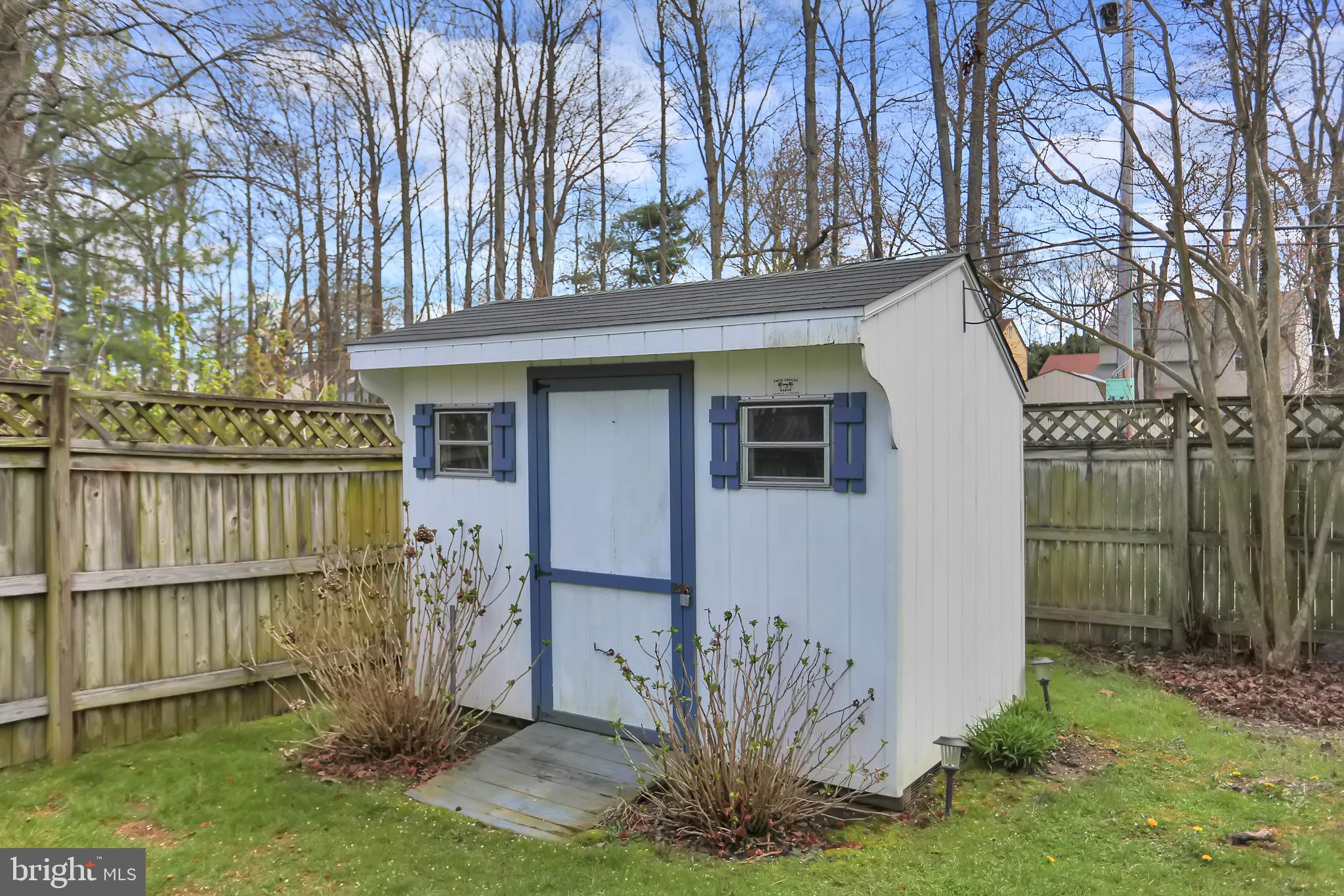 HARBOUR OAKS - Residential