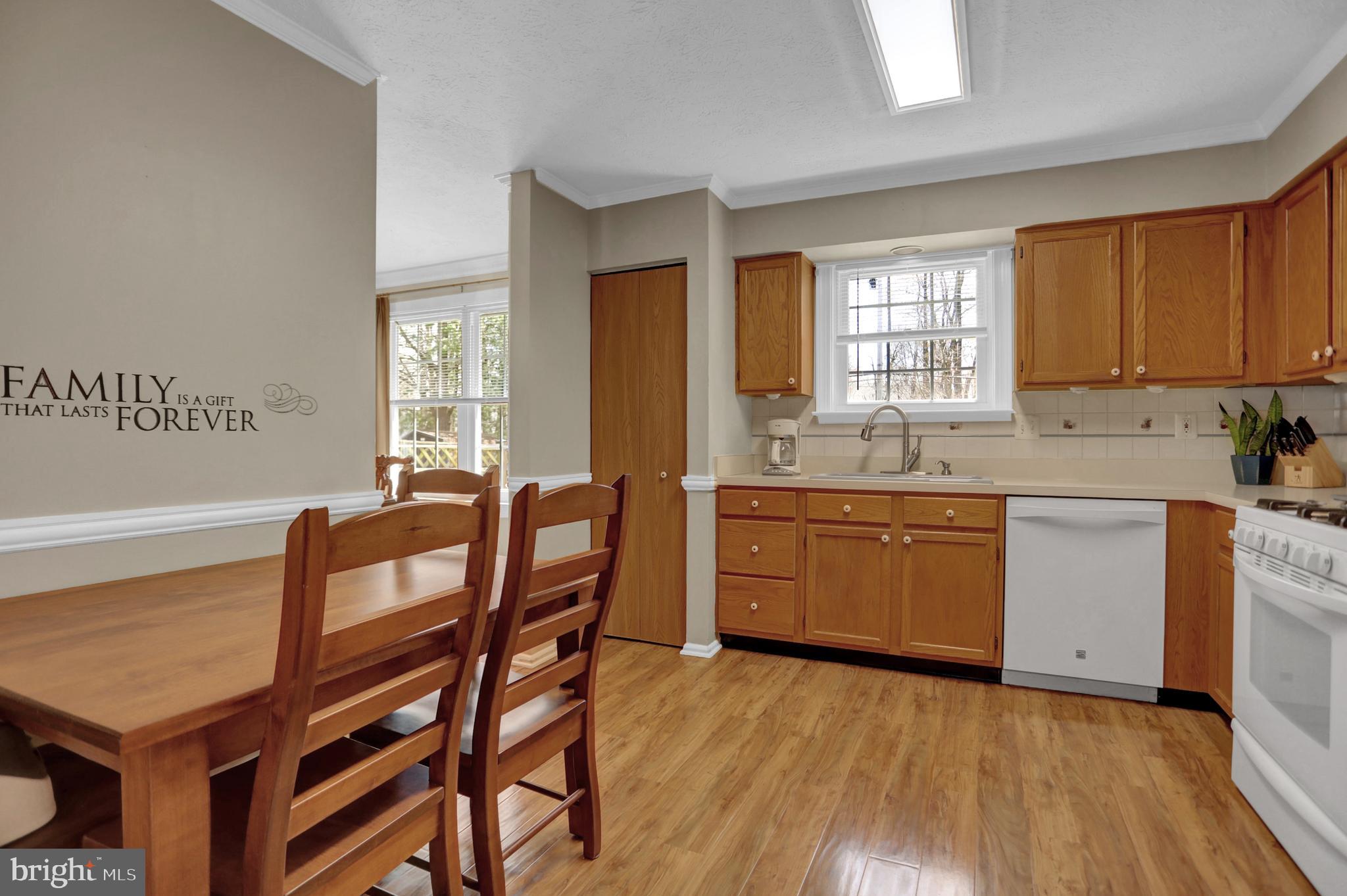 HARBOUR OAKS - Residential