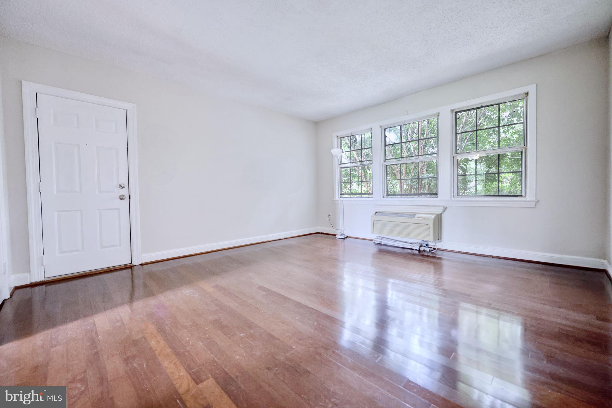 POTOWMACK CROSSING - Residential