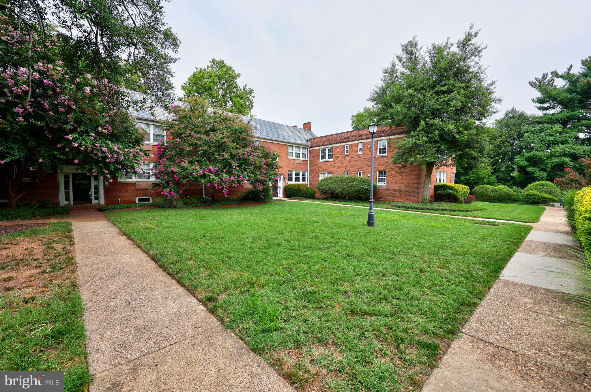 1814 W ABINGDON DRIVE 201