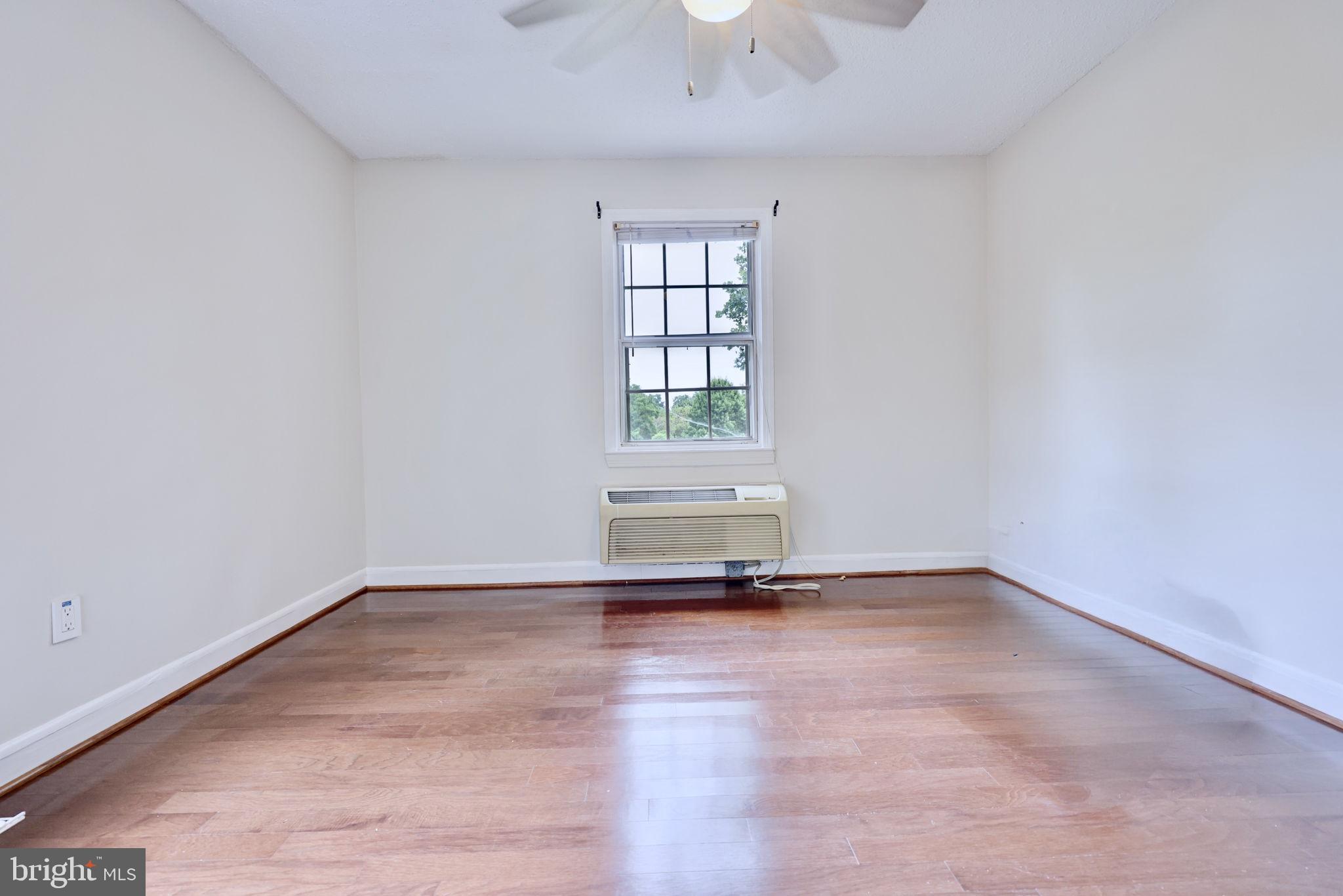 POTOWMACK CROSSING - Residential