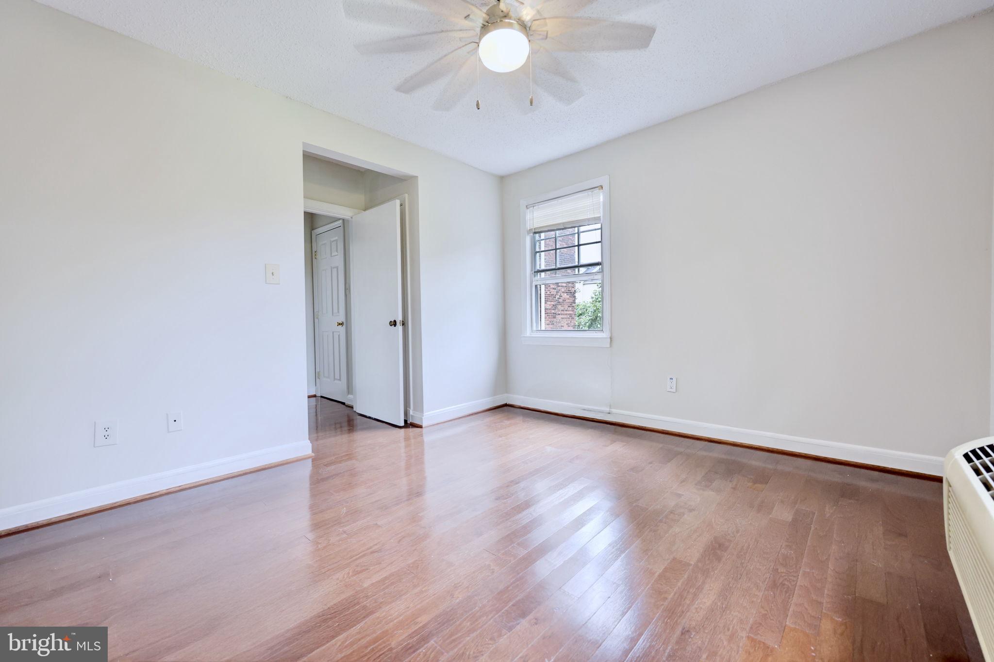 POTOWMACK CROSSING - Residential