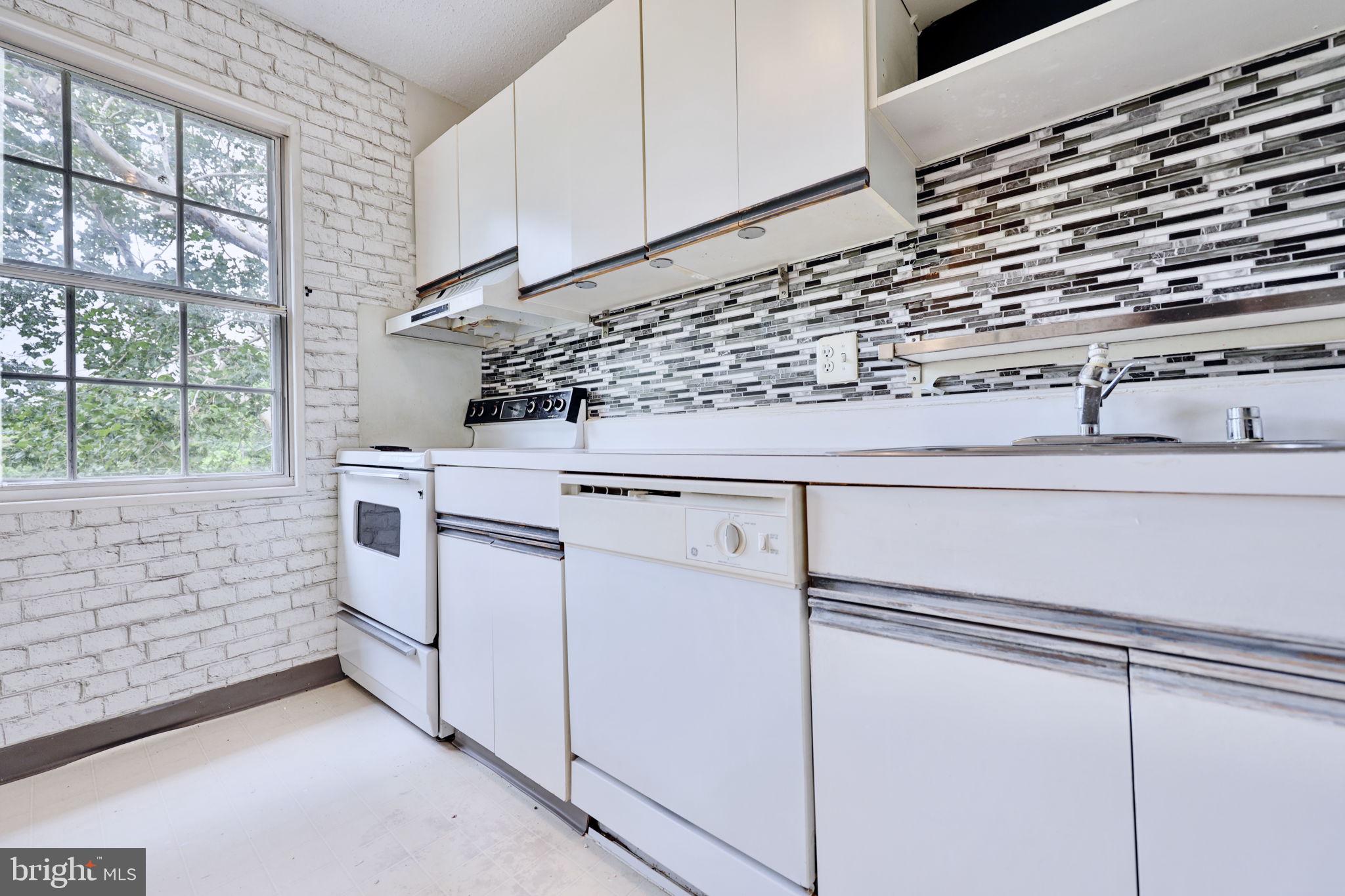 POTOWMACK CROSSING - Residential