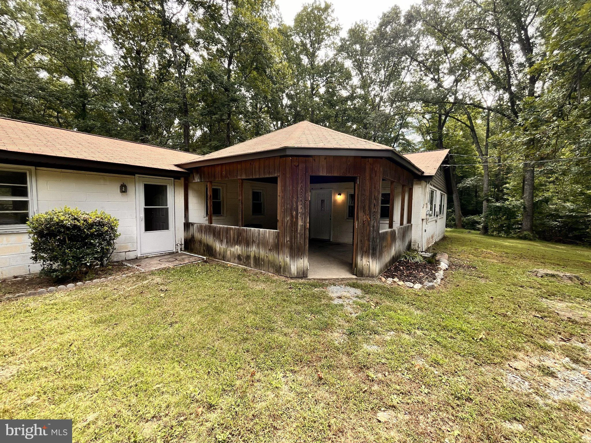 2220 Black Walnut Place