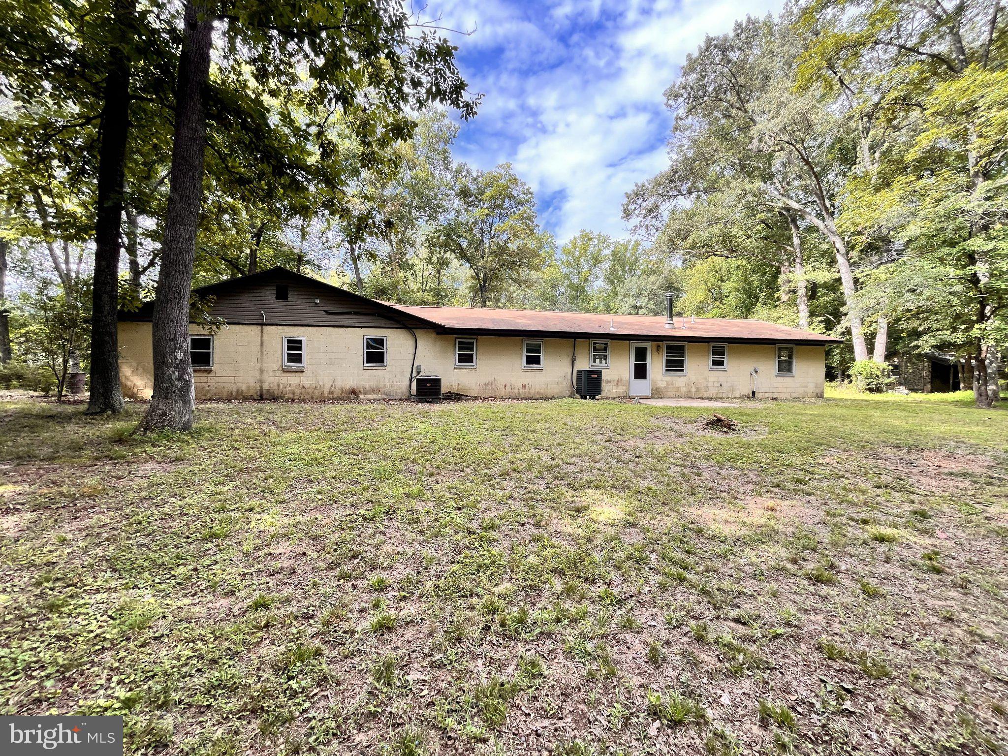 2220 BLACK WALNUT PLACE