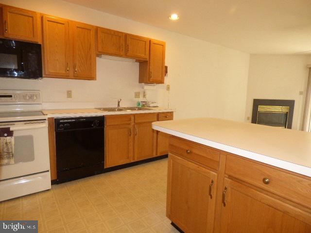 BLOSSOM HILL - Residential