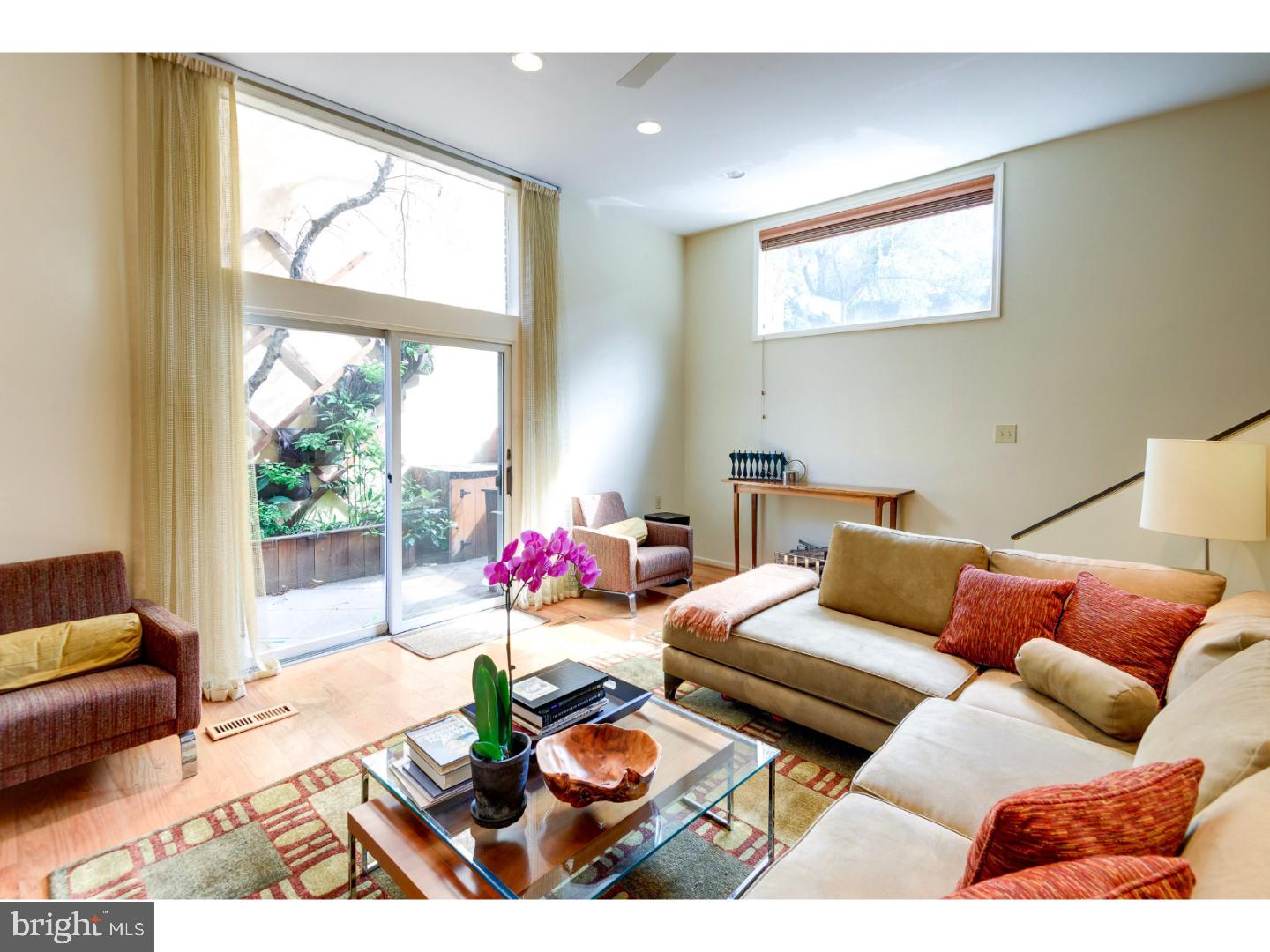 SOCIETY HILL - Residential