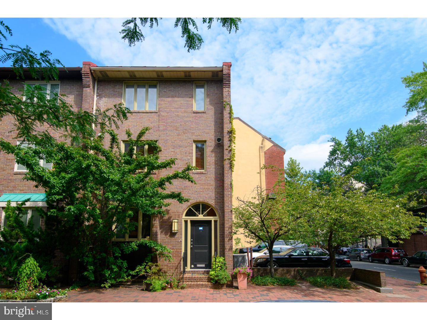 SOCIETY HILL - Residential