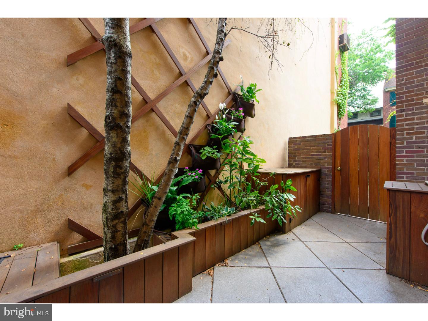 SOCIETY HILL - Residential